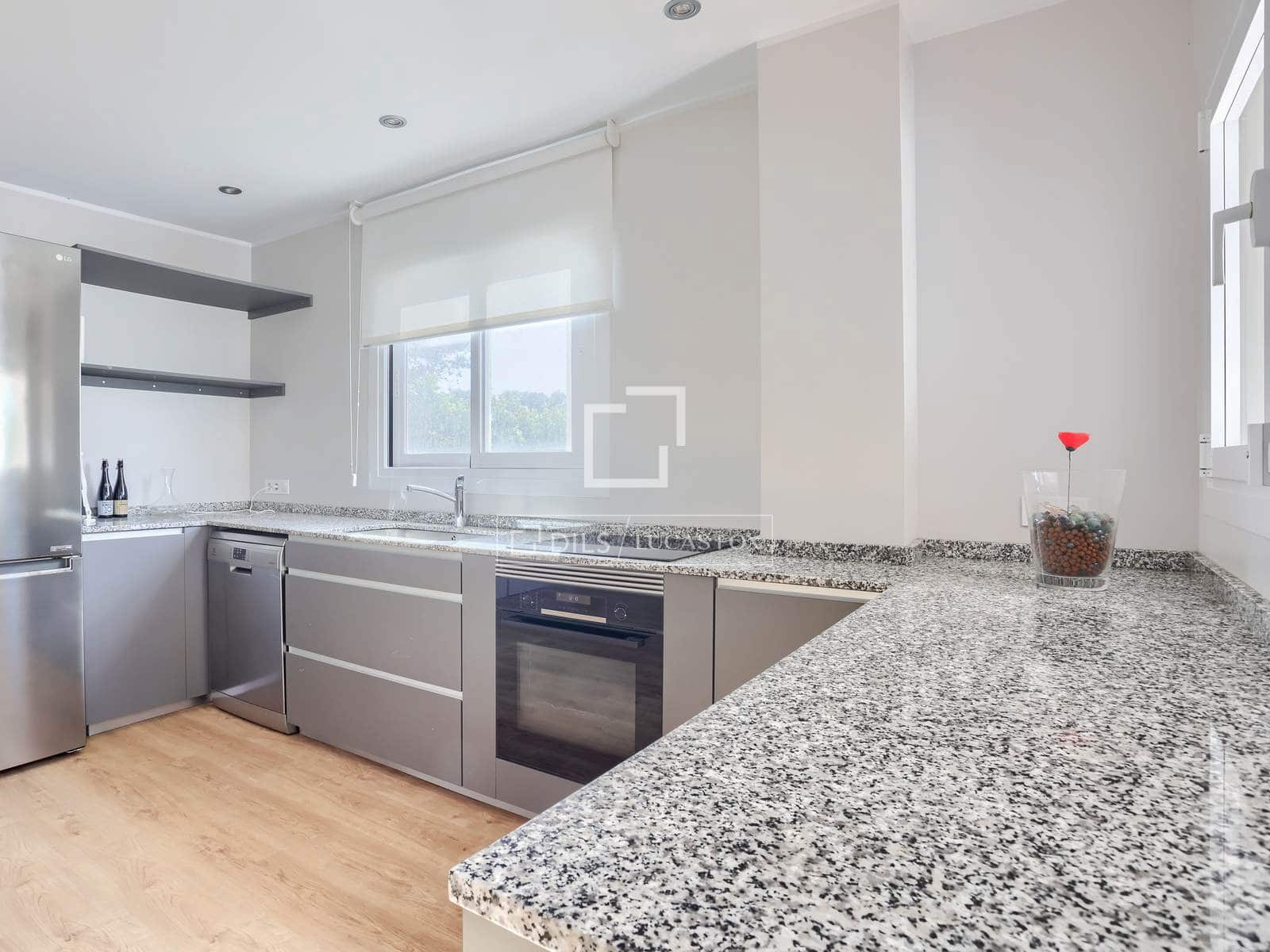 Apartamento de 2 habitaciones en Santa Ponsa en venta con piscina garaje - 595.000 € (Ref: 9645774)