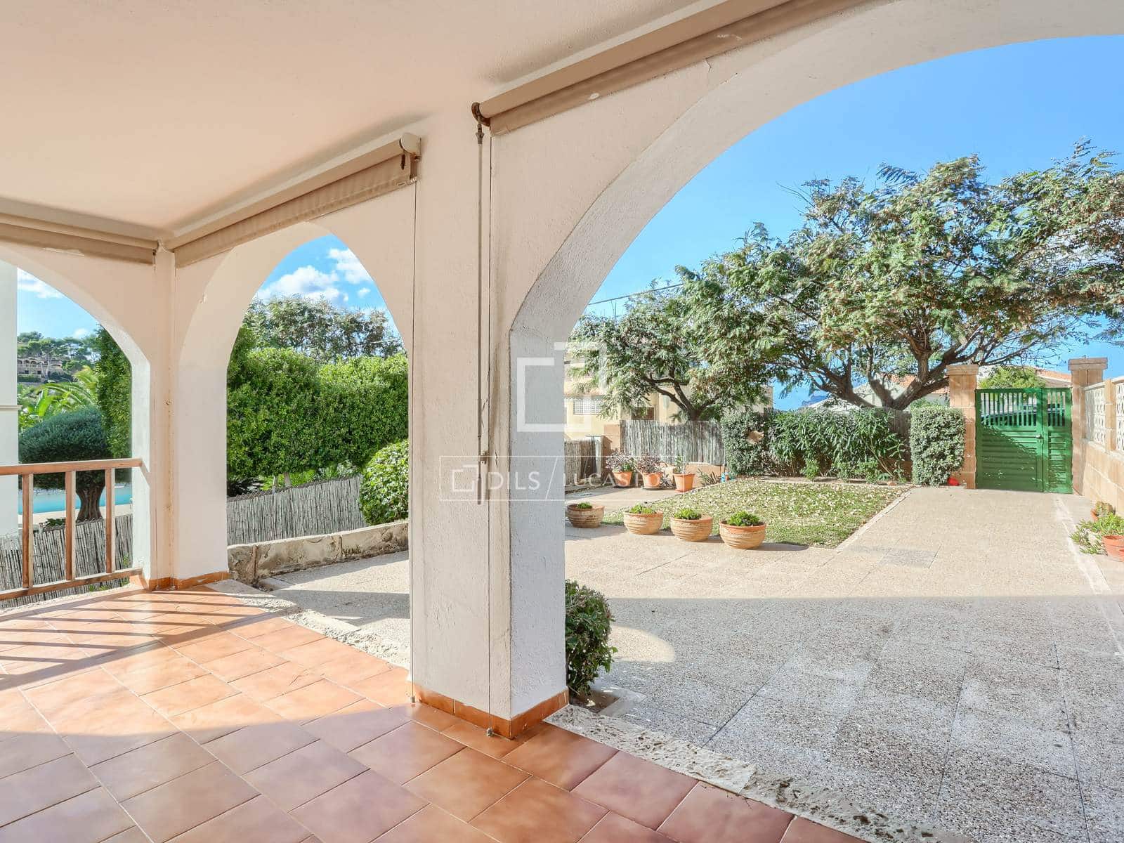 Apartamento de 2 habitaciones en Santa Ponsa en venta con piscina garaje - 595.000 € (Ref: 9645774)