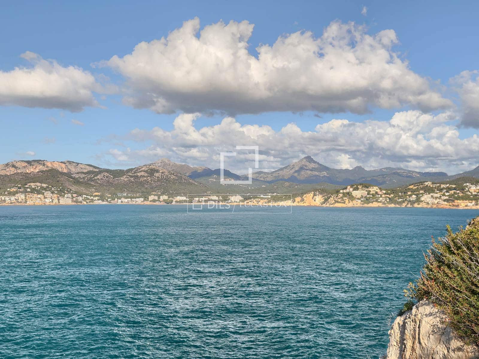 Apartamento de 2 habitaciones en Santa Ponsa en venta con piscina garaje - 595.000 € (Ref: 9645774)