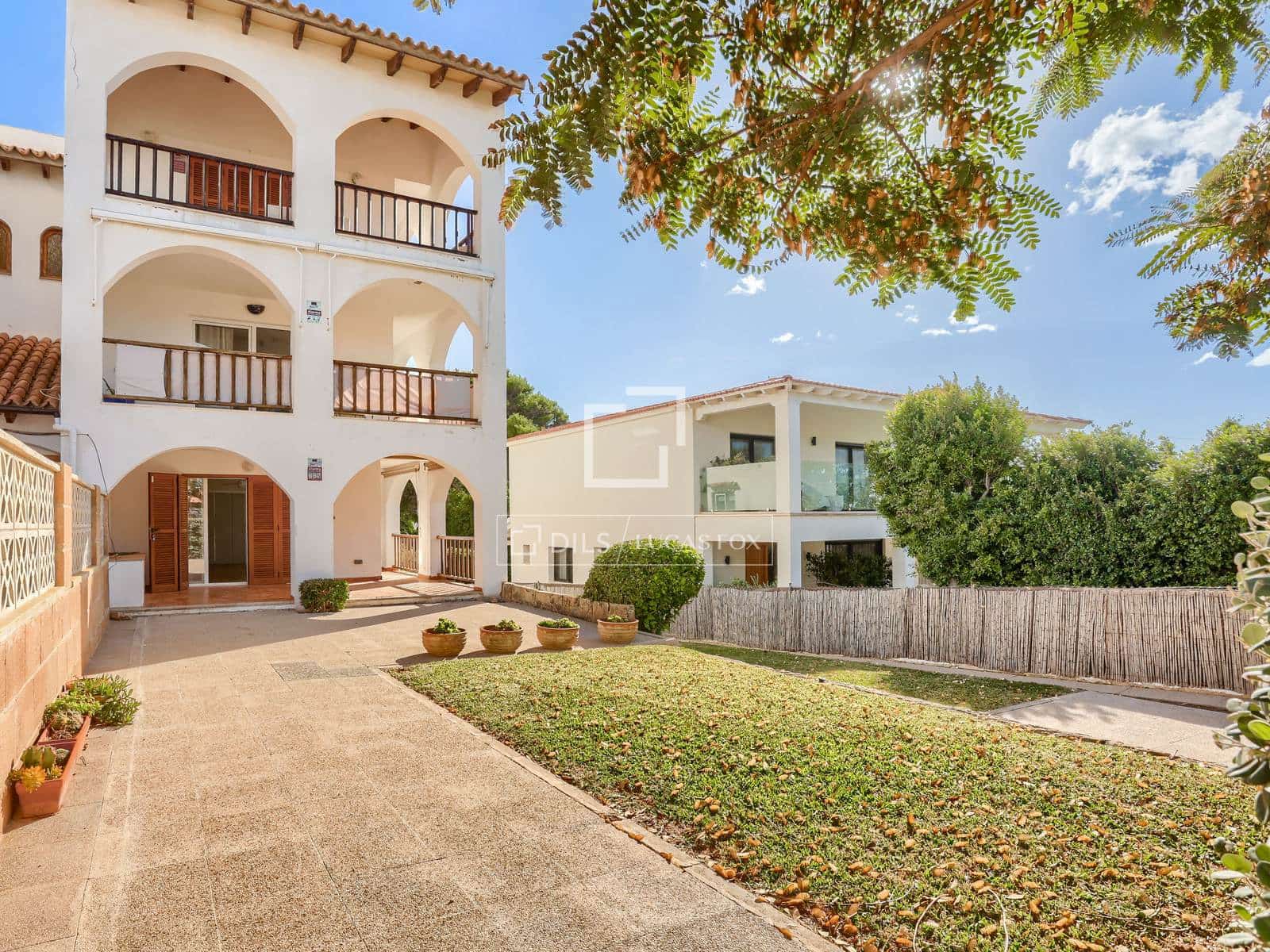 Apartamento de 2 habitaciones en Santa Ponsa en venta con piscina garaje - 595.000 € (Ref: 9645774)