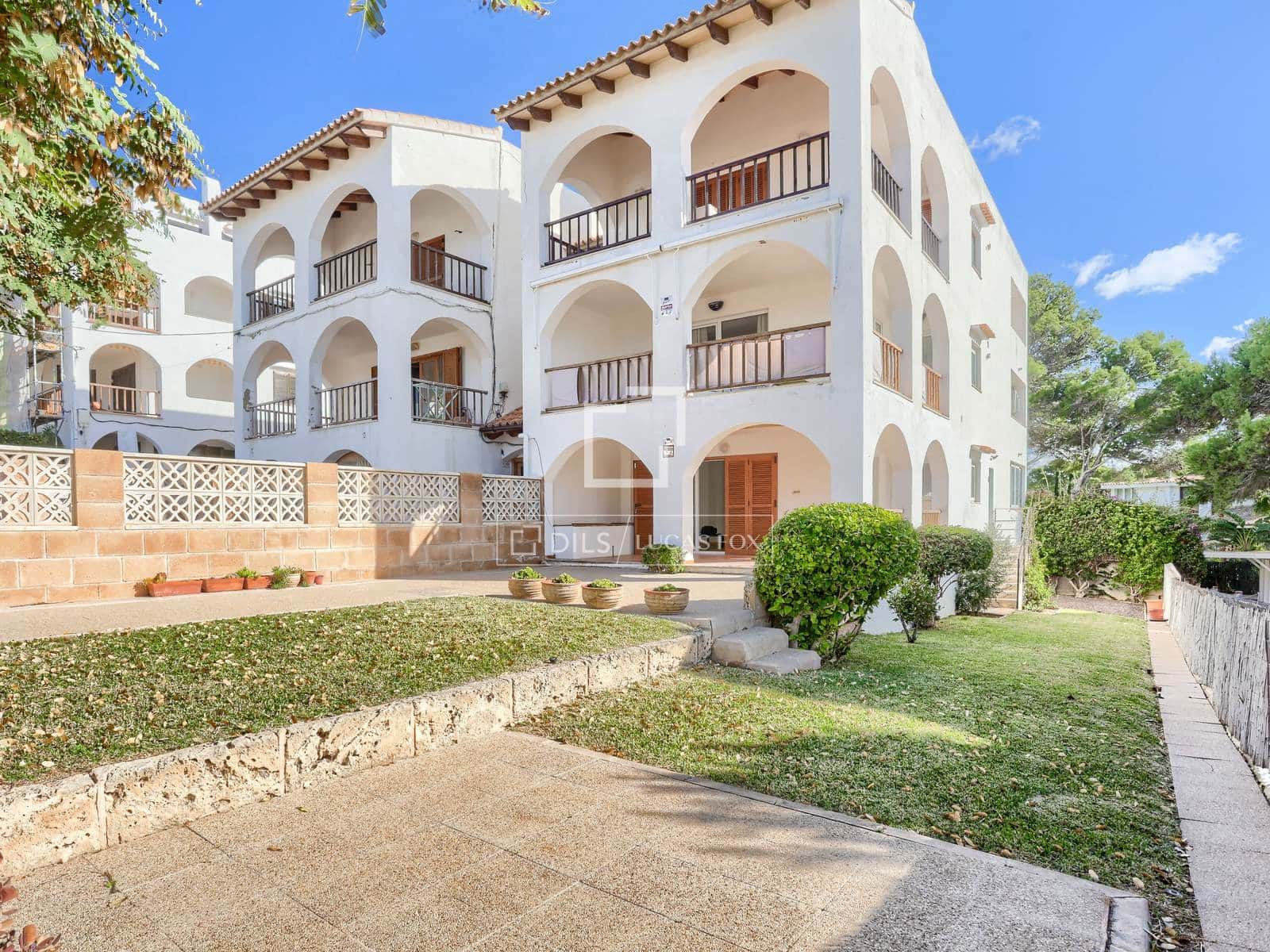Apartamento de 2 habitaciones en Santa Ponsa en venta con piscina garaje - 595.000 € (Ref: 9645774)