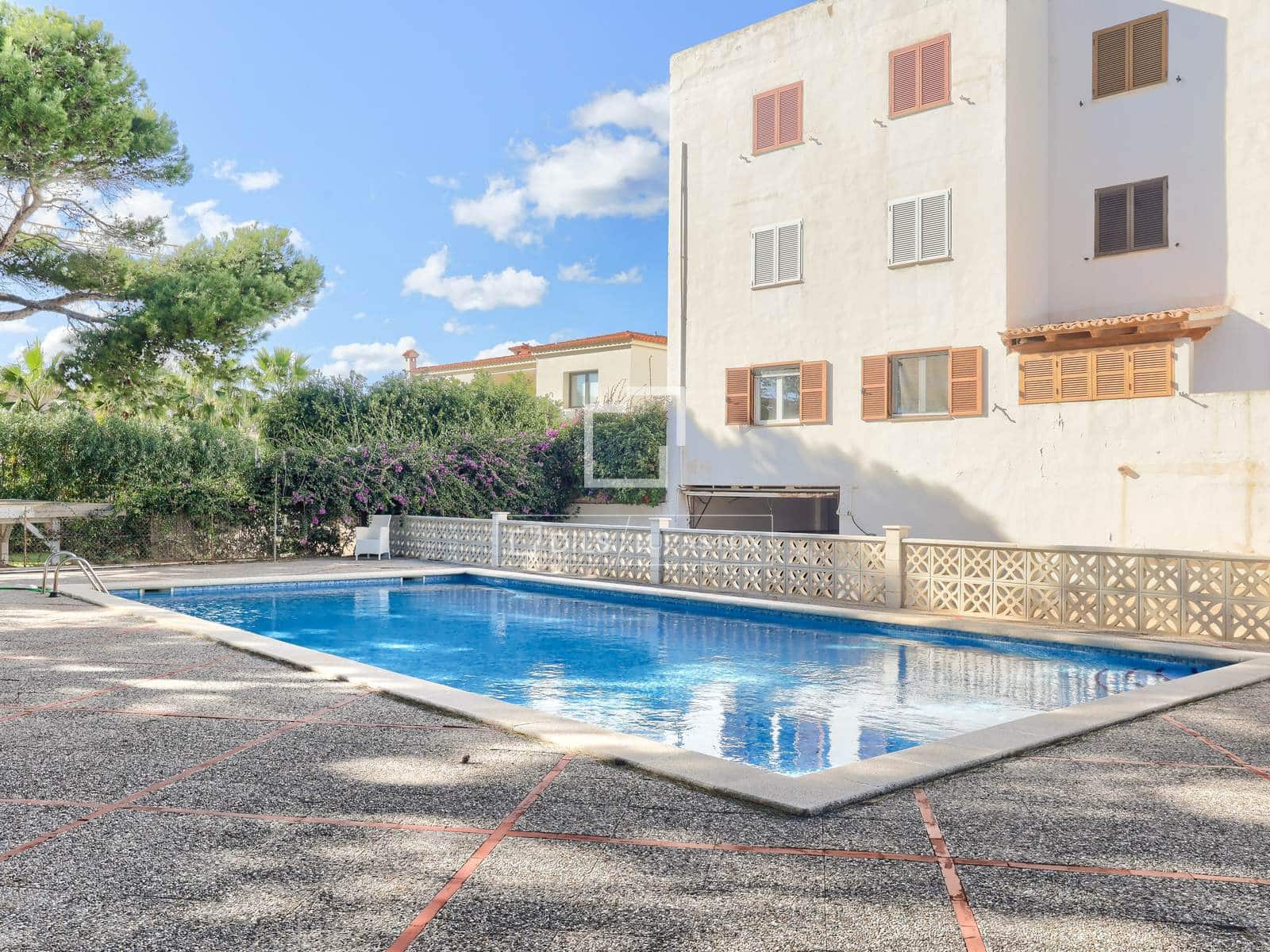 Apartamento de 2 habitaciones en Santa Ponsa en venta con piscina garaje - 595.000 € (Ref: 9645774)