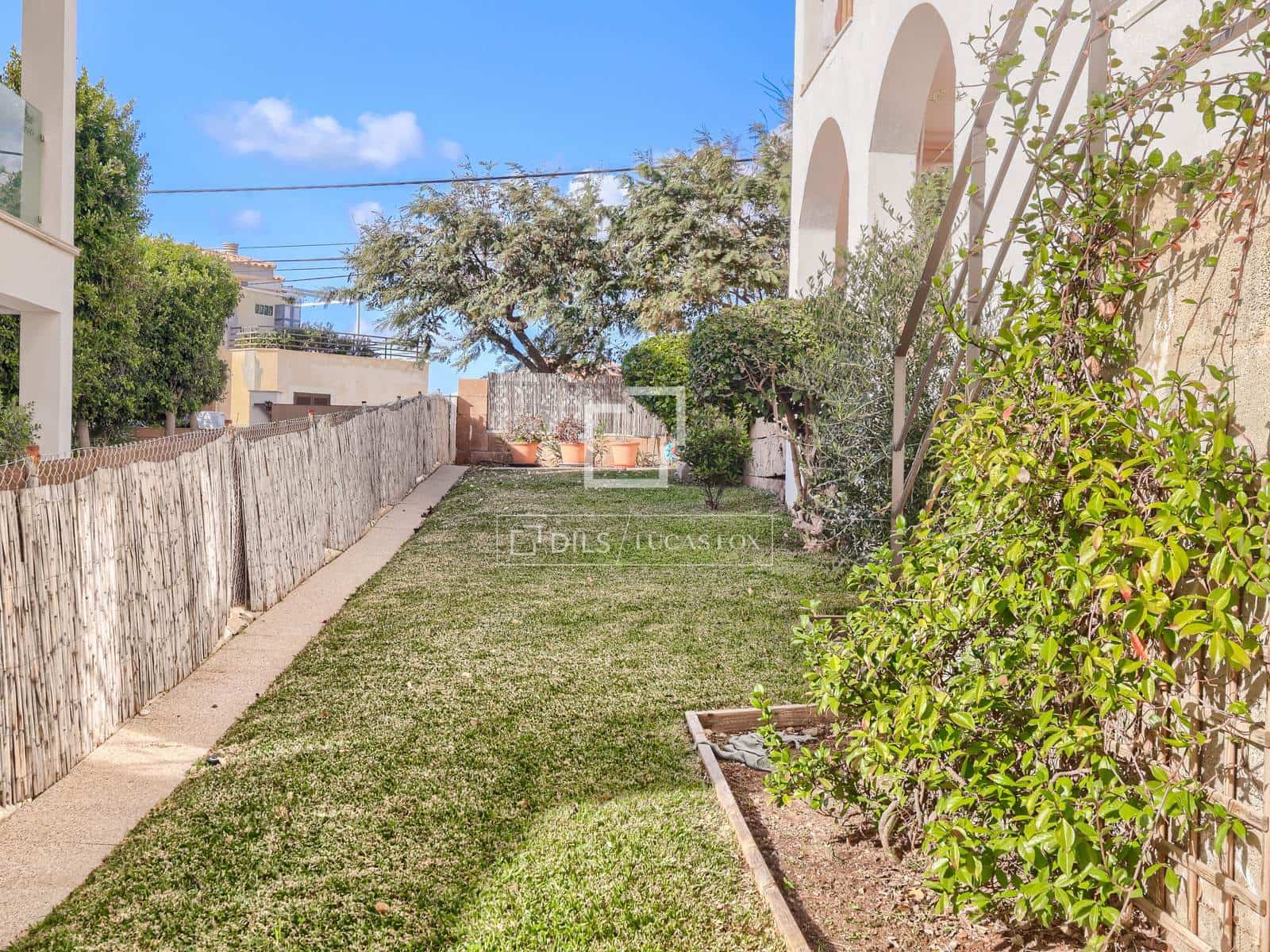 Apartamento de 2 habitaciones en Santa Ponsa en venta con piscina garaje - 595.000 € (Ref: 9645774)