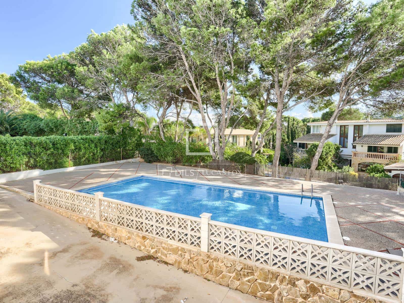 Apartamento de 2 habitaciones en Santa Ponsa en venta con piscina garaje - 595.000 € (Ref: 9645774)
