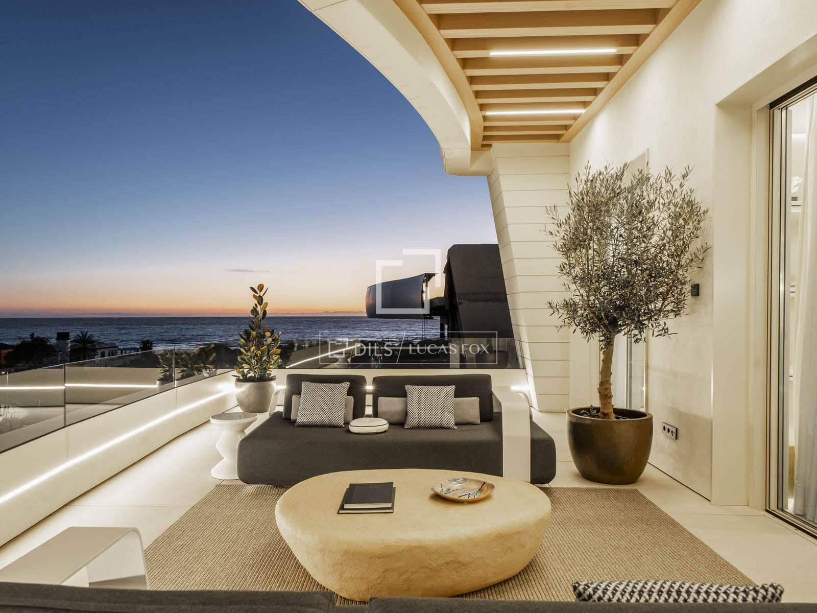 3 sypialnia Apartament na sprzedaż w Marbella z basenem garażem - 981 000 € (Ref: 9645922)