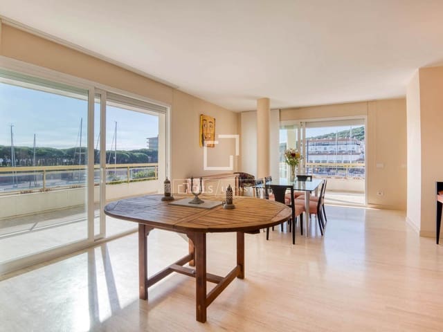 3 sypialnia Apartament na sprzedaż w Platja d'Aro, Castell-Platja d'Aro z basenem garażem - 1 260 000 € (Ref: 9646158)