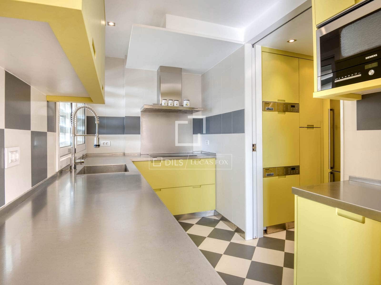 3 sypialnia Apartament na sprzedaż w Platja d'Aro z basenem garażem - 1 260 000 € (Ref: 9646158)