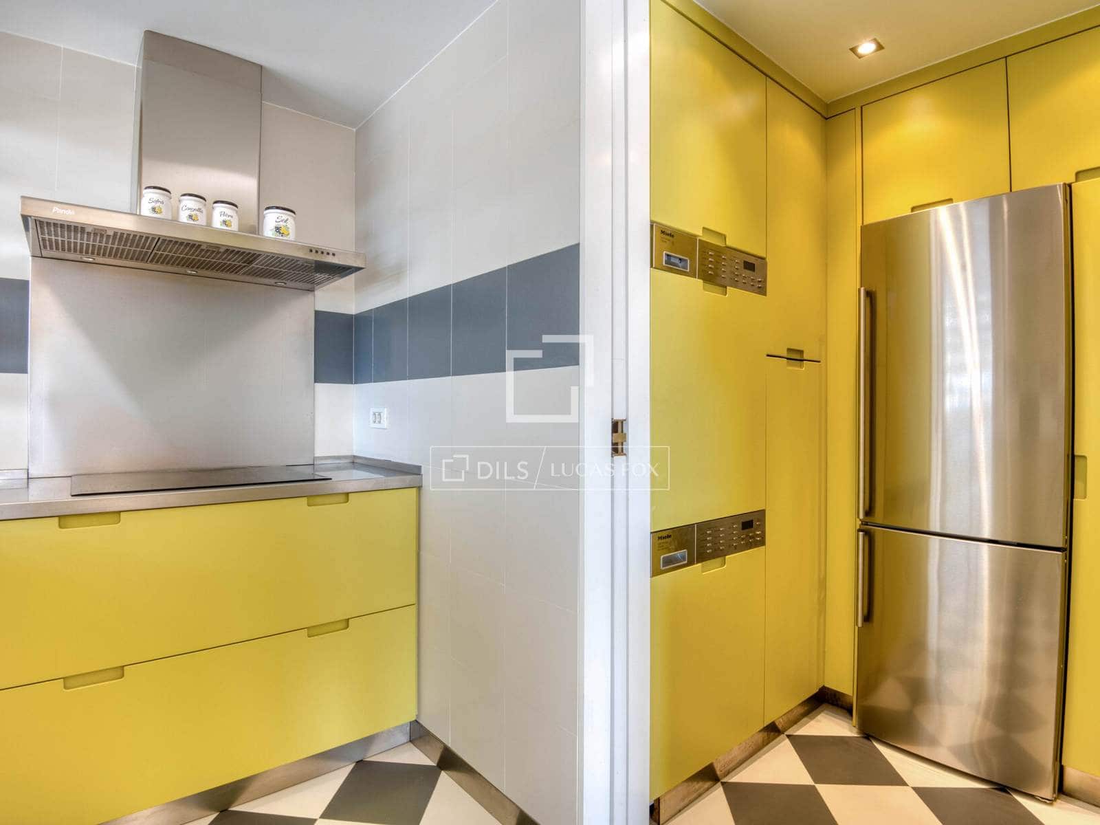 3 sypialnia Apartament na sprzedaż w Platja d'Aro z basenem garażem - 1 260 000 € (Ref: 9646158)