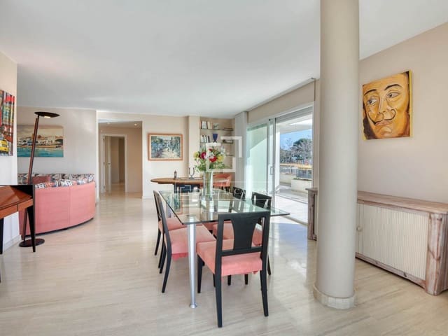 3 sypialnia Apartament na sprzedaż w Platja d'Aro, Castell-Platja d'Aro z basenem garażem - 1 260 000 € (Ref: 9646158)