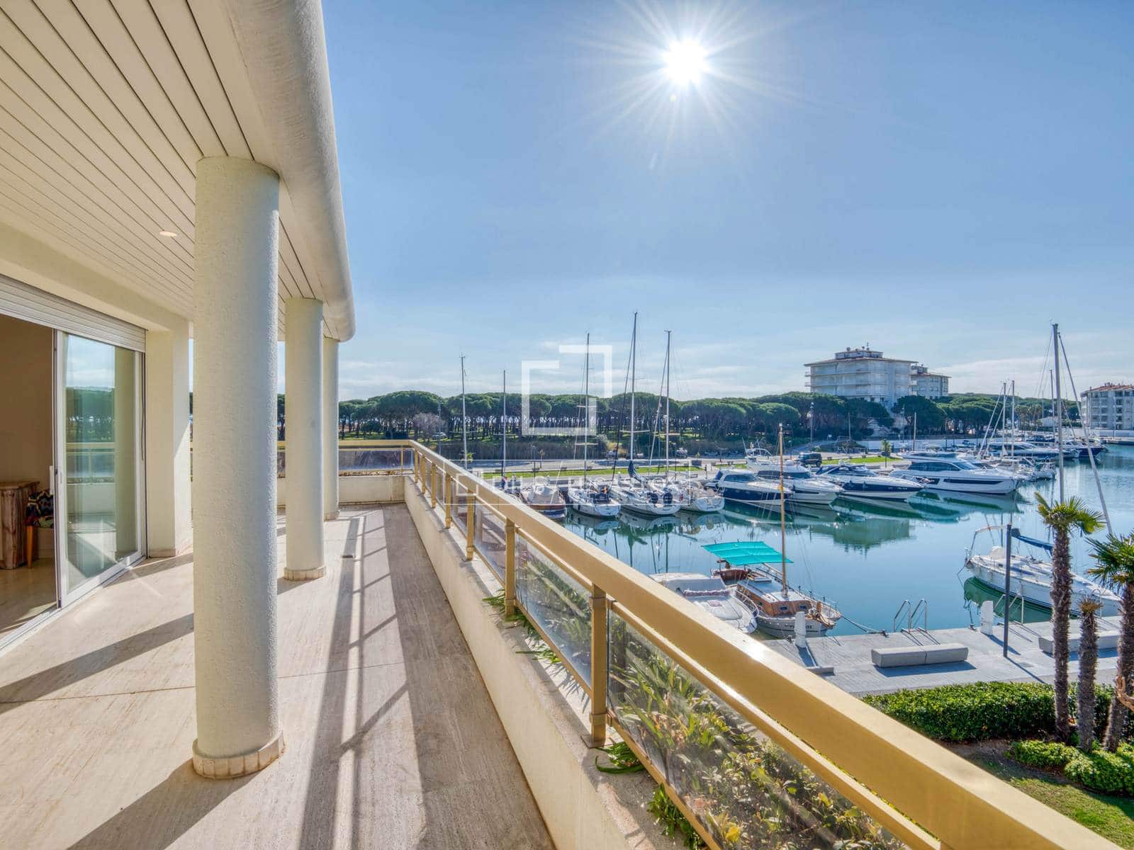 3 sypialnia Apartament na sprzedaż w Platja d'Aro z basenem garażem - 1 260 000 € (Ref: 9646158)