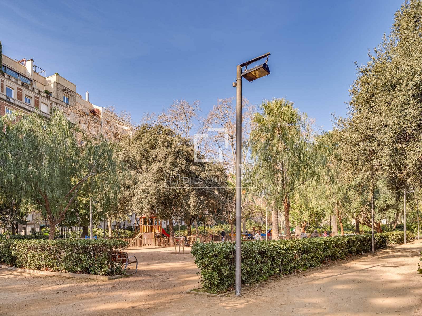 5 slaapkamer Appartement te koop in Barcelona stad met garage - € 1.950.000 (Ref: 9646358)