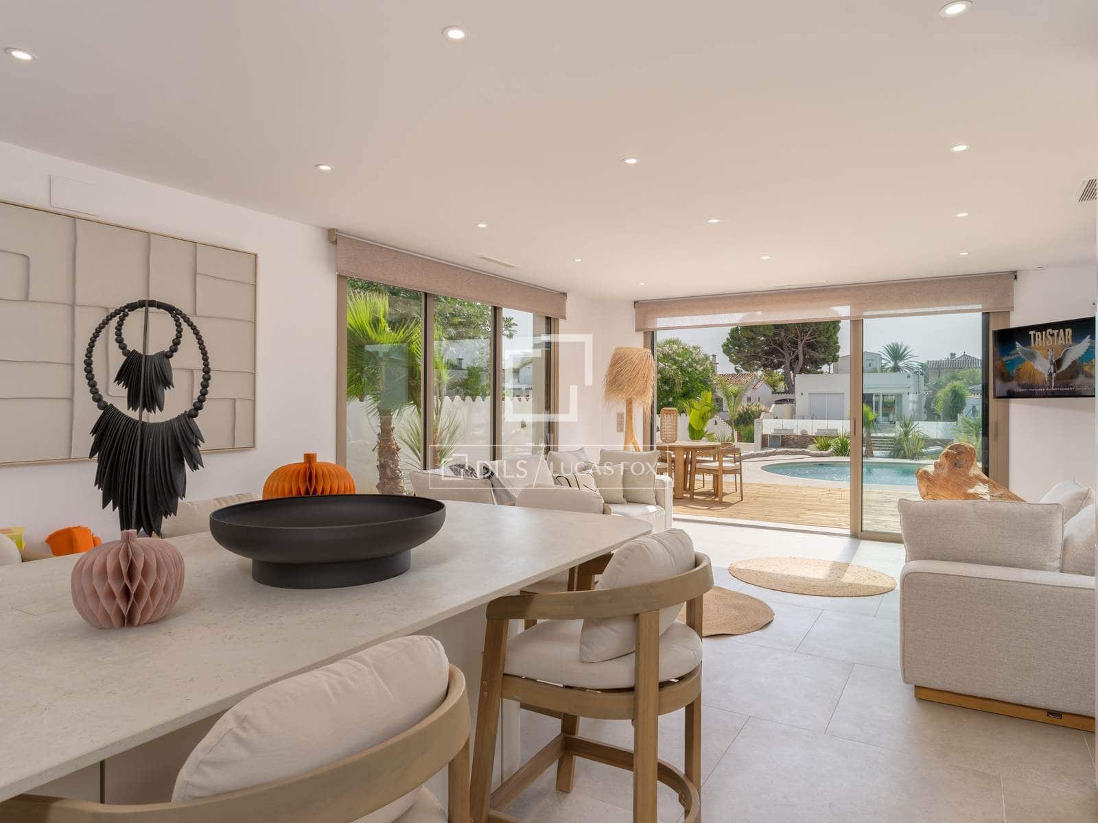 4 soverom Villa til salgs i Empuriabrava med svømmebasseng garasje - € 1 890 000 (Ref: 9650258)