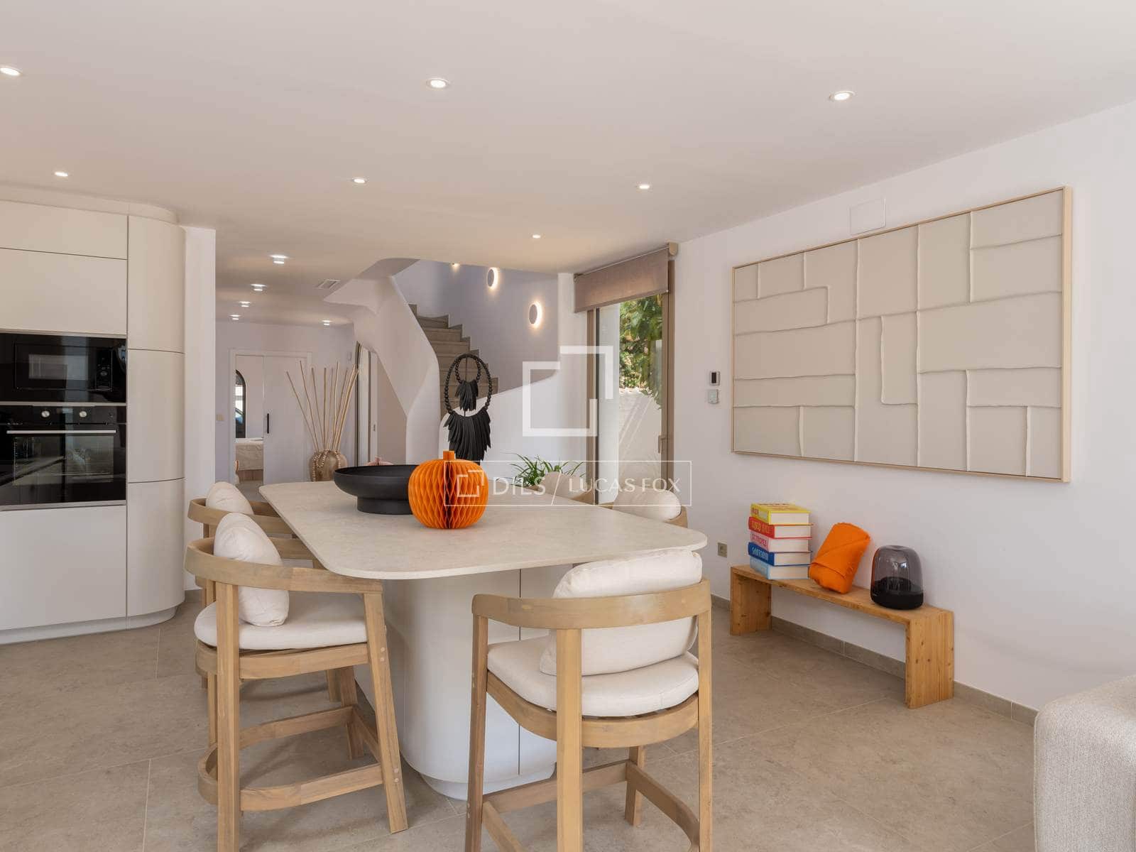 4 soverom Villa til salgs i Empuriabrava med svømmebasseng garasje - € 1 890 000 (Ref: 9650258)
