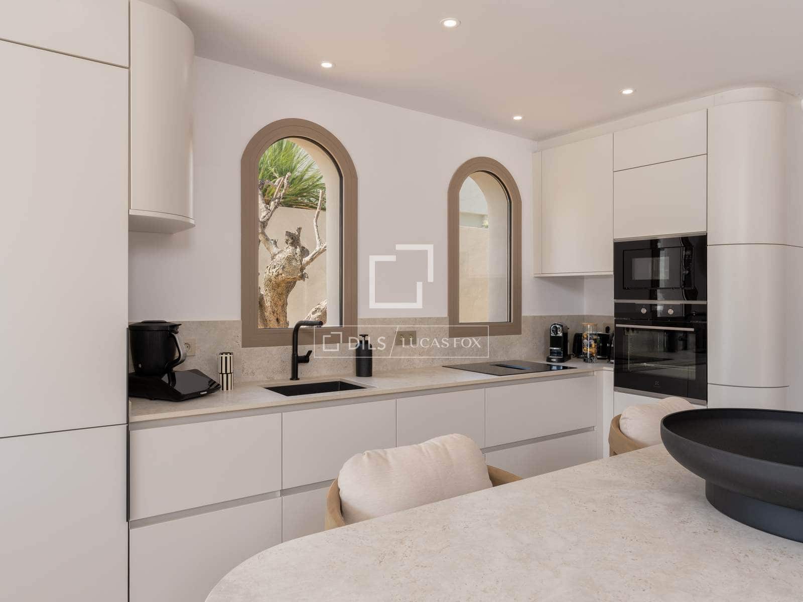 4 soverom Villa til salgs i Empuriabrava med svømmebasseng garasje - € 1 890 000 (Ref: 9650258)