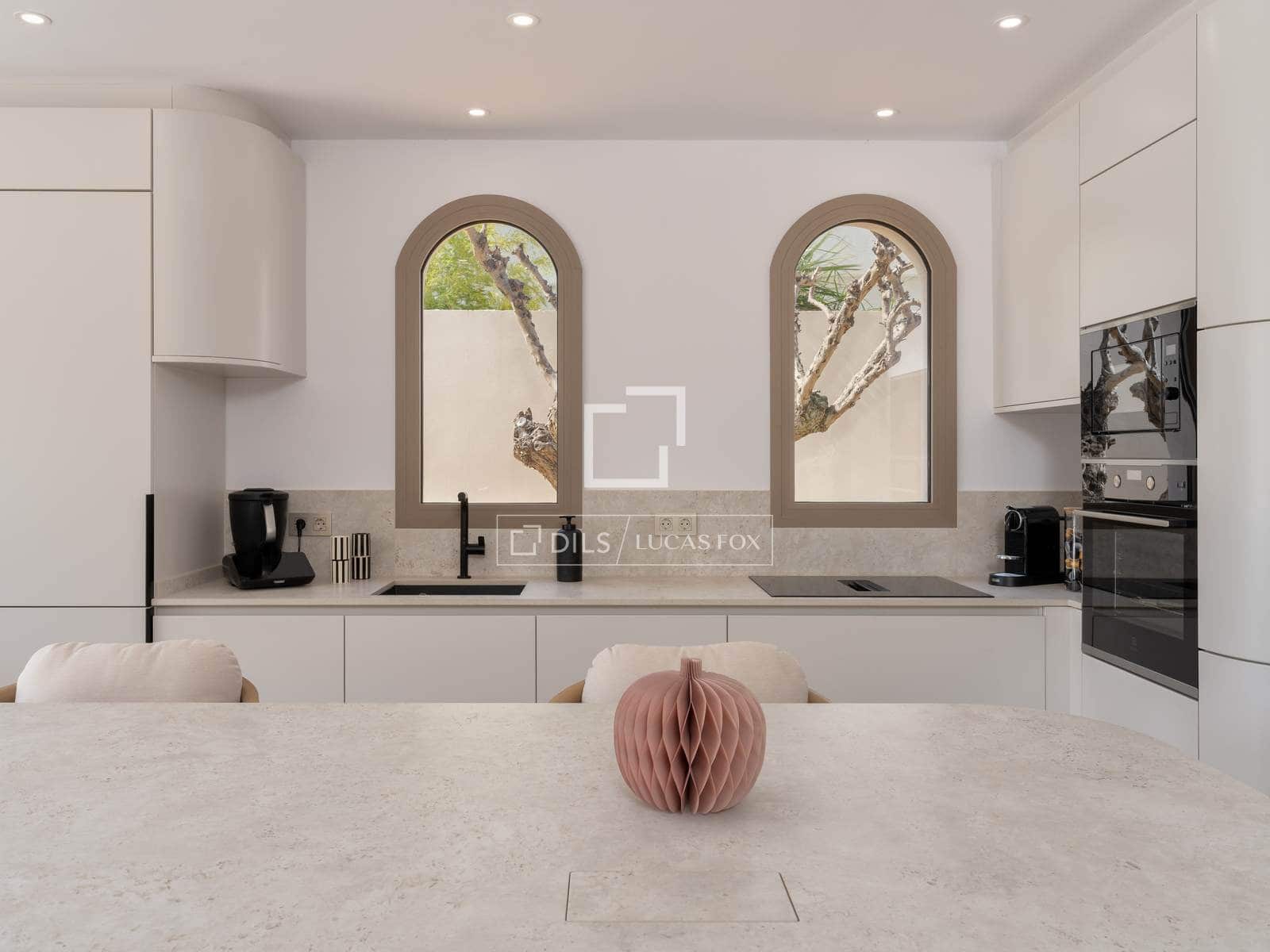 4 soverom Villa til salgs i Empuriabrava med svømmebasseng garasje - € 1 890 000 (Ref: 9650258)