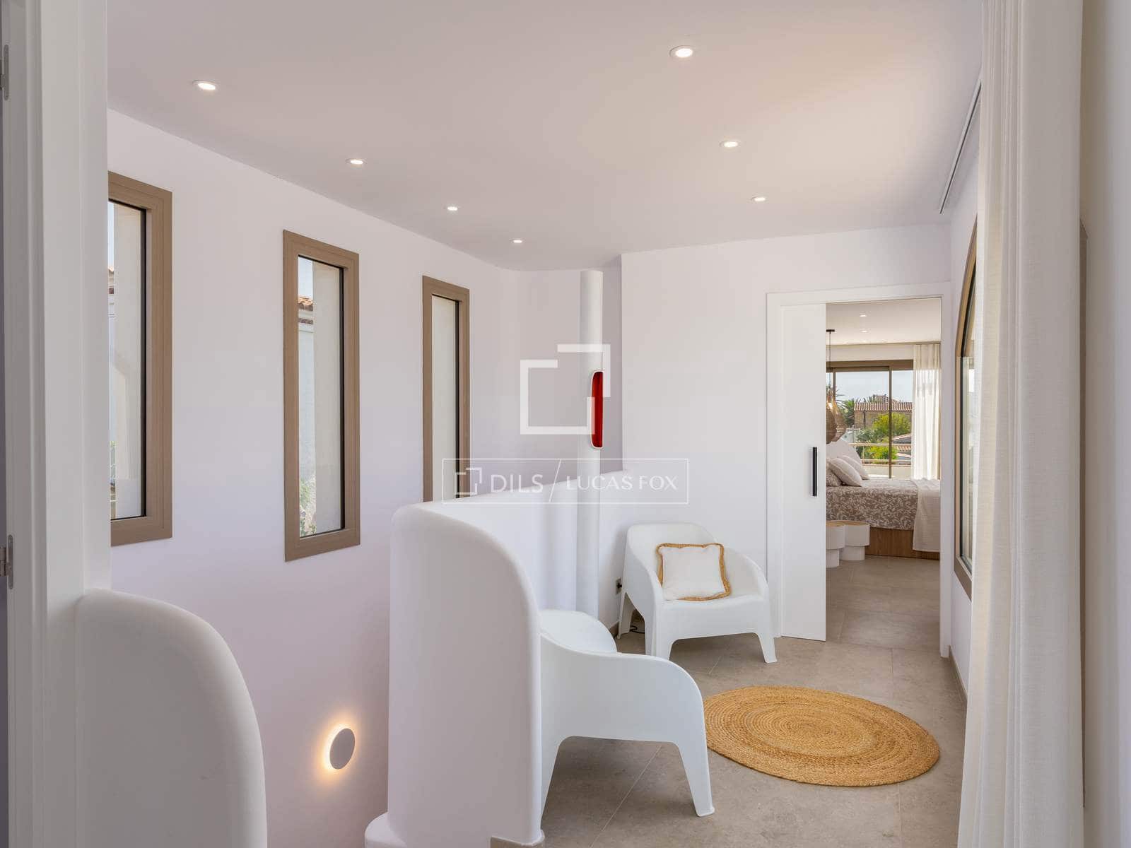 4 soverom Villa til salgs i Empuriabrava med svømmebasseng garasje - € 1 890 000 (Ref: 9650258)