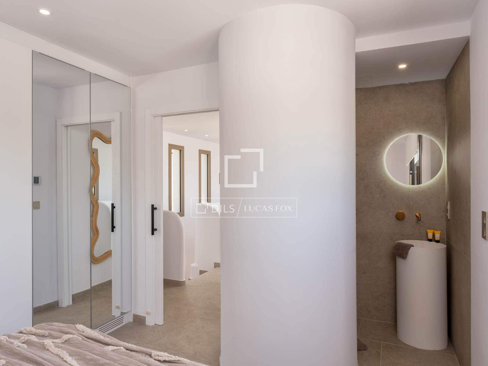 4 soverom Villa til salgs i Empuriabrava med svømmebasseng garasje - € 1 890 000 (Ref: 9650258)