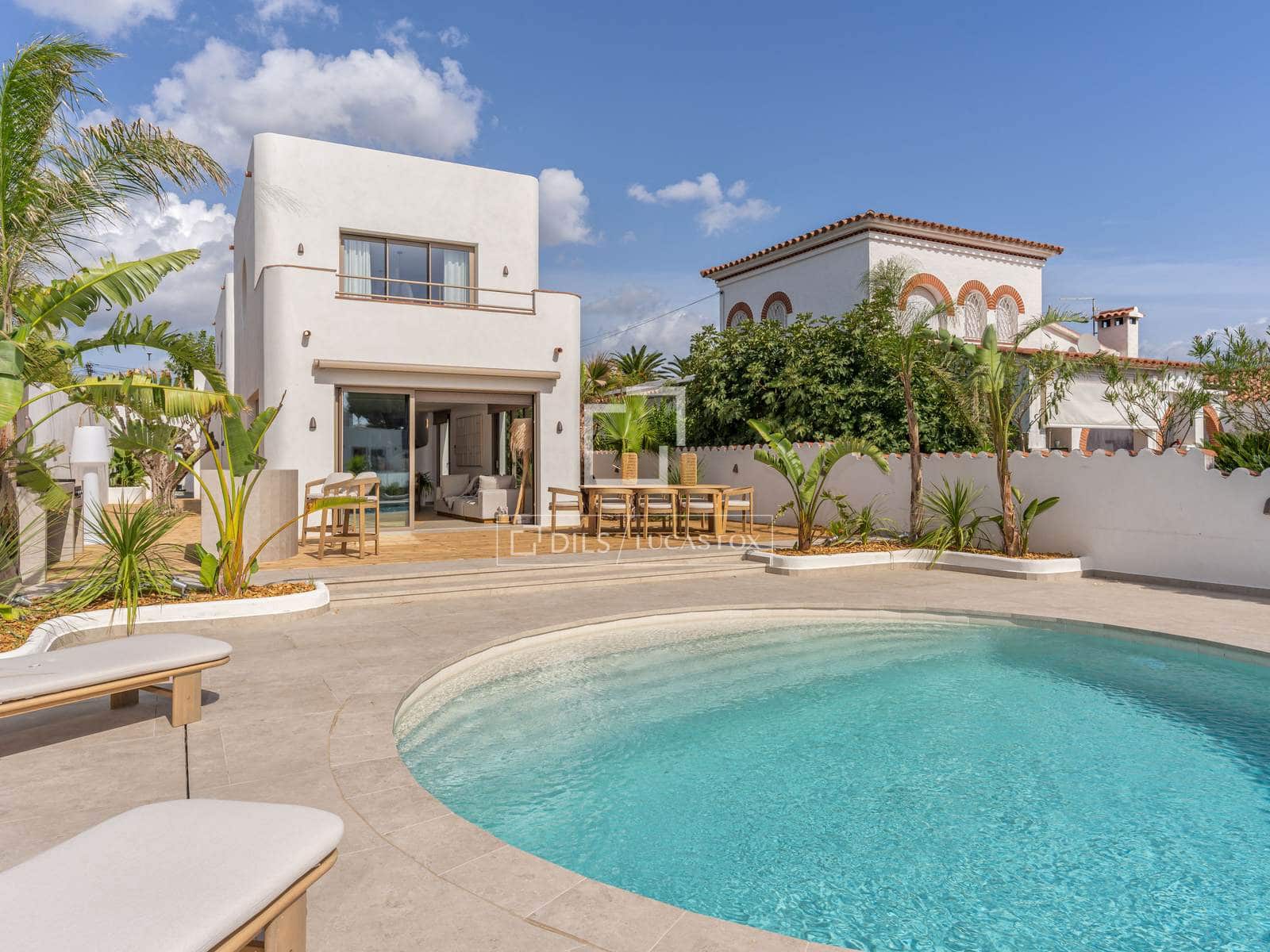 4 soverom Villa til salgs i Empuriabrava med svømmebasseng garasje - € 1 890 000 (Ref: 9650258)