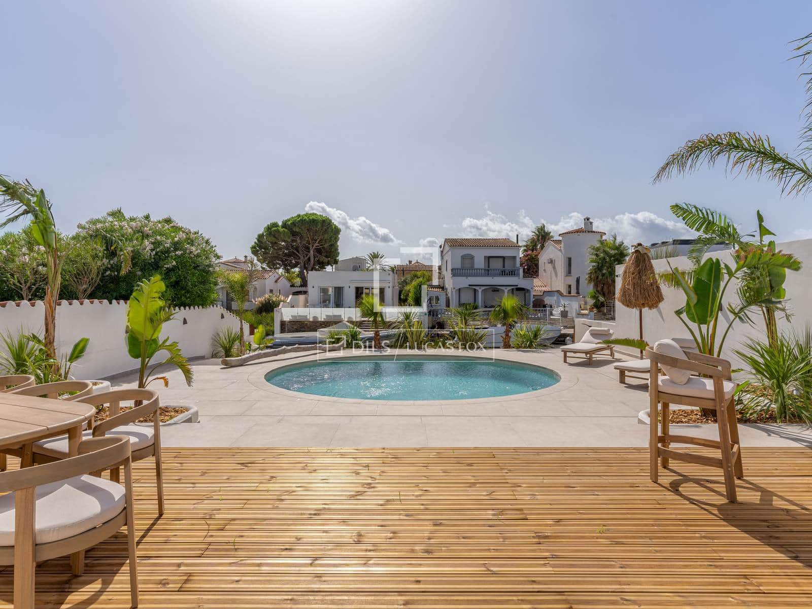 4 soverom Villa til salgs i Empuriabrava med svømmebasseng garasje - € 1 890 000 (Ref: 9650258)