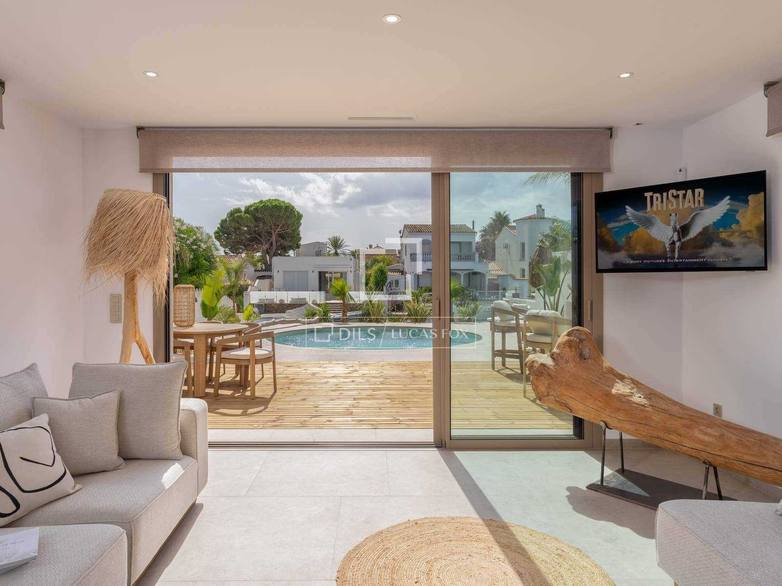4 soverom Villa til salgs i Empuriabrava med svømmebasseng garasje - € 1 890 000 (Ref: 9650258)