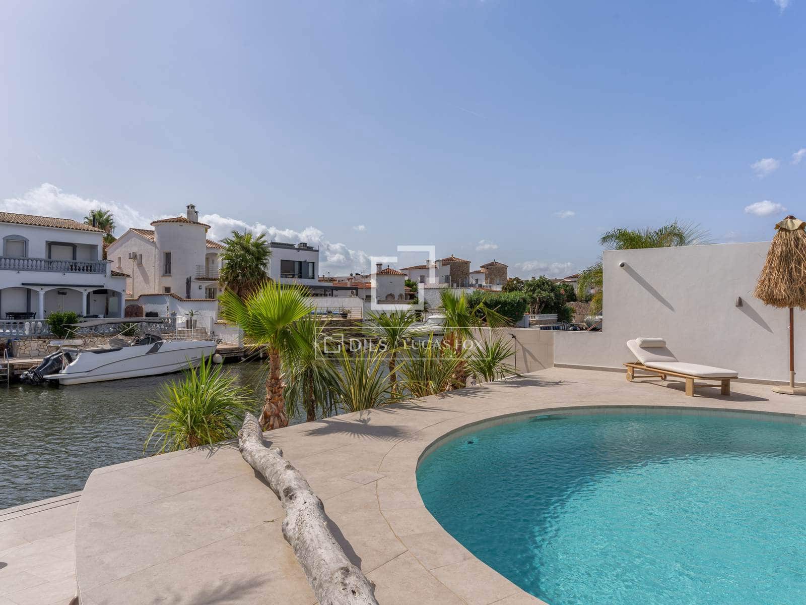 4 soverom Villa til salgs i Empuriabrava med svømmebasseng garasje - € 1 890 000 (Ref: 9650258)