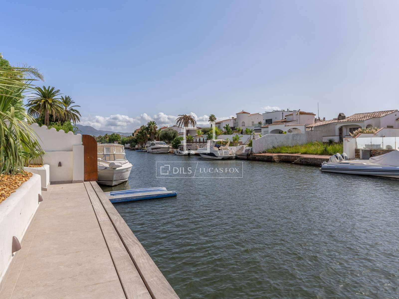4 soverom Villa til salgs i Empuriabrava med svømmebasseng garasje - € 1 890 000 (Ref: 9650258)