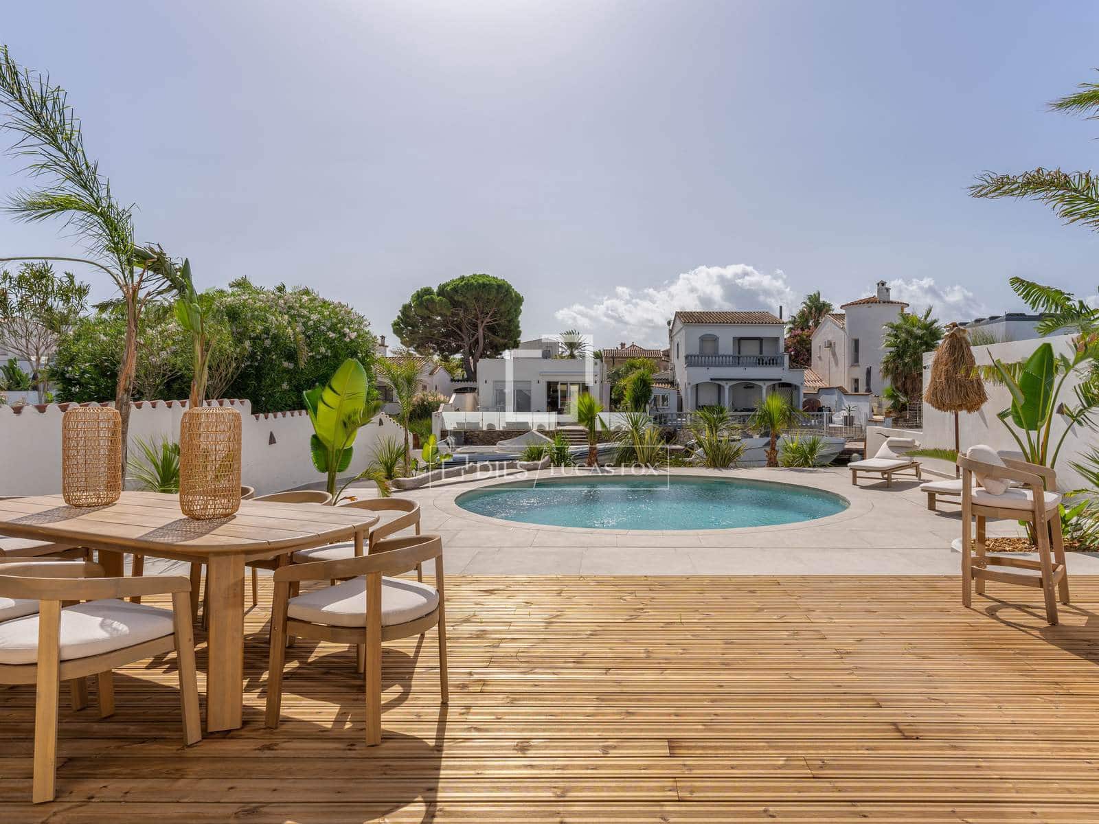 4 soverom Villa til salgs i Empuriabrava med svømmebasseng garasje - € 1 890 000 (Ref: 9650258)