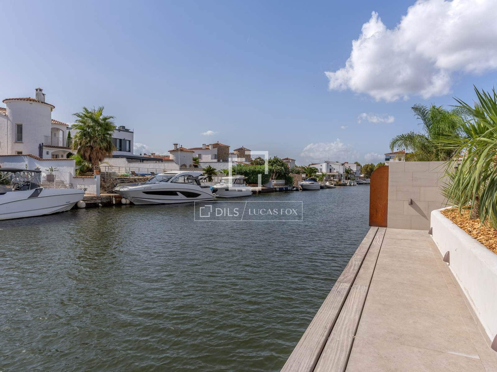 4 soverom Villa til salgs i Empuriabrava med svømmebasseng garasje - € 1 890 000 (Ref: 9650258)
