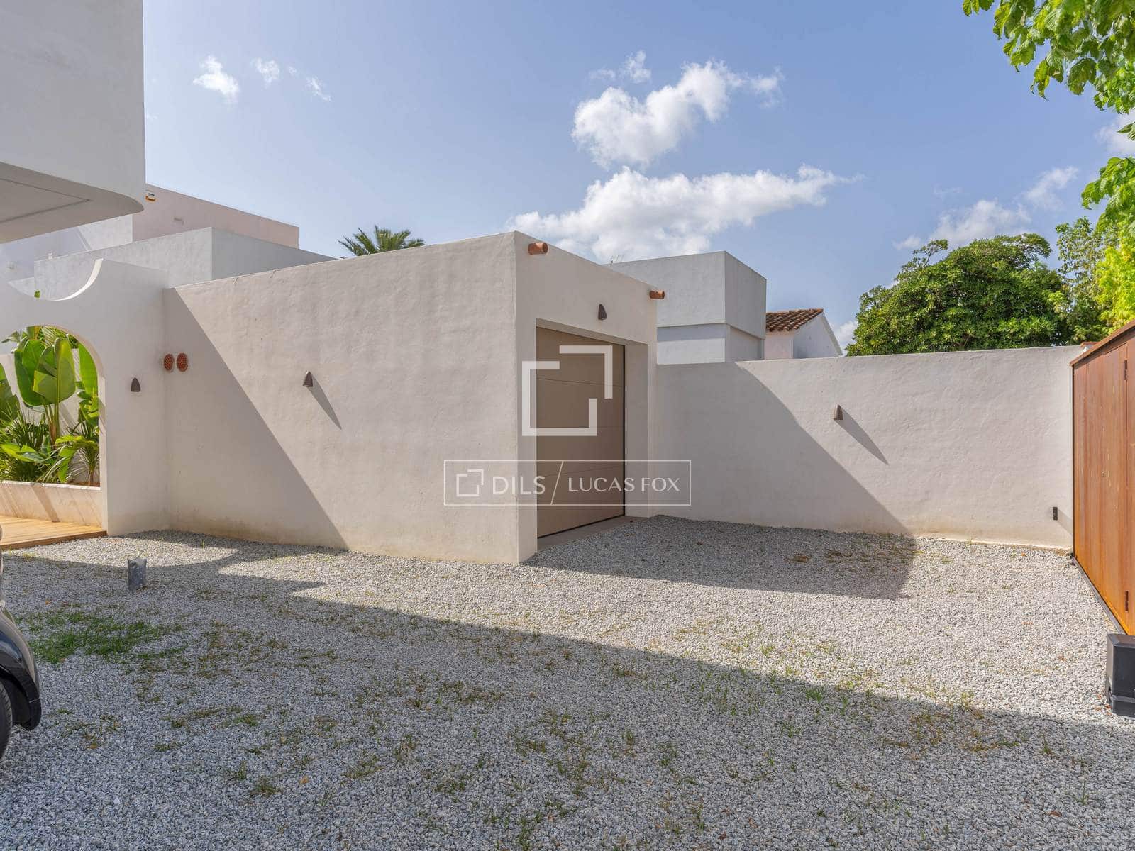 4 soverom Villa til salgs i Empuriabrava med svømmebasseng garasje - € 1 890 000 (Ref: 9650258)