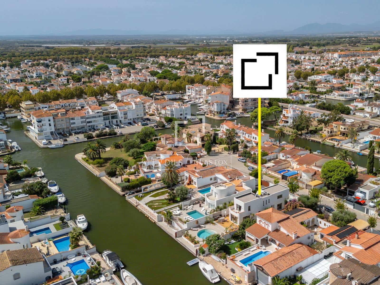 4 soverom Villa til salgs i Empuriabrava med svømmebasseng garasje - € 1 890 000 (Ref: 9650258)