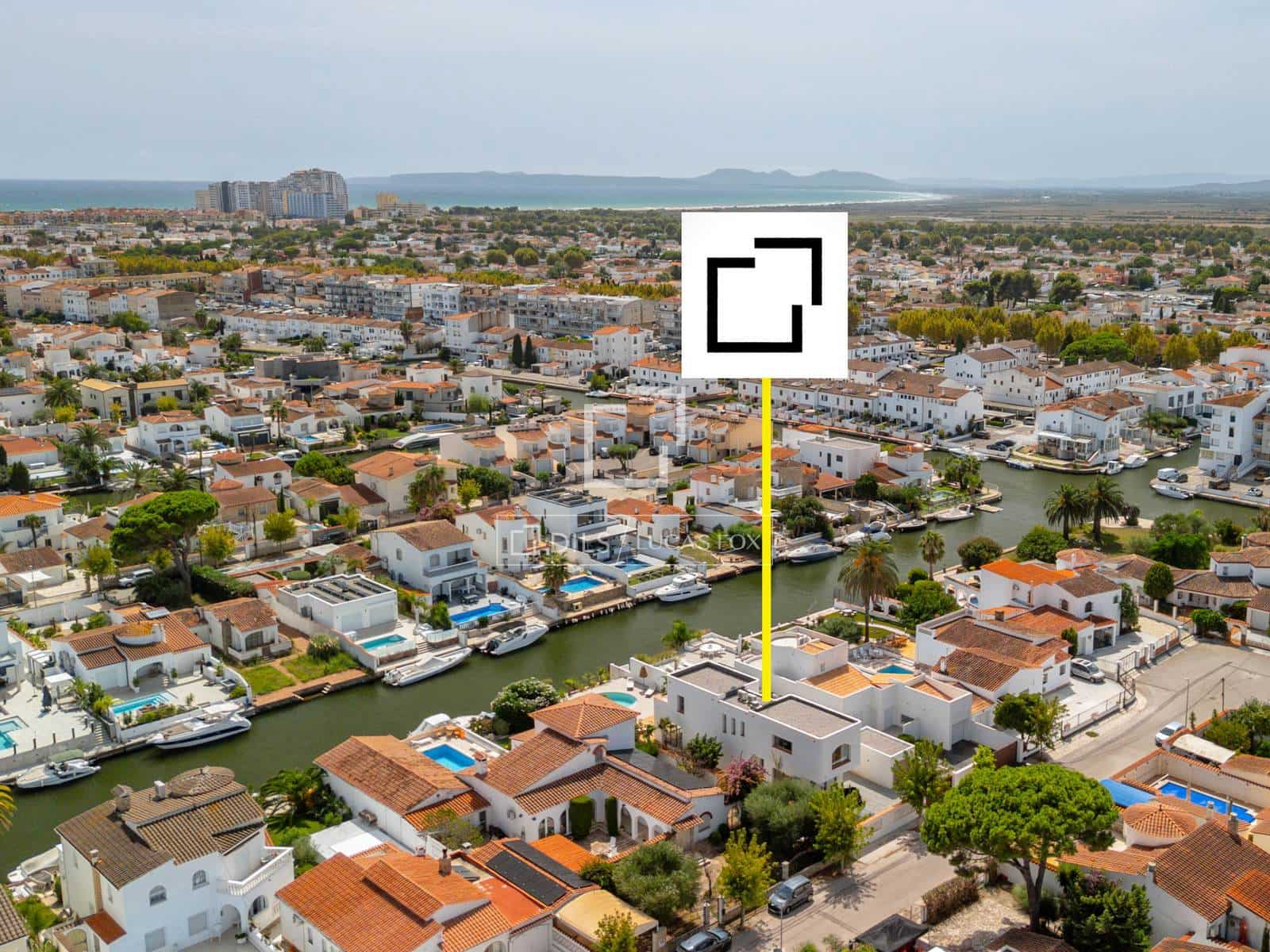 4 soverom Villa til salgs i Empuriabrava med svømmebasseng garasje - € 1 890 000 (Ref: 9650258)