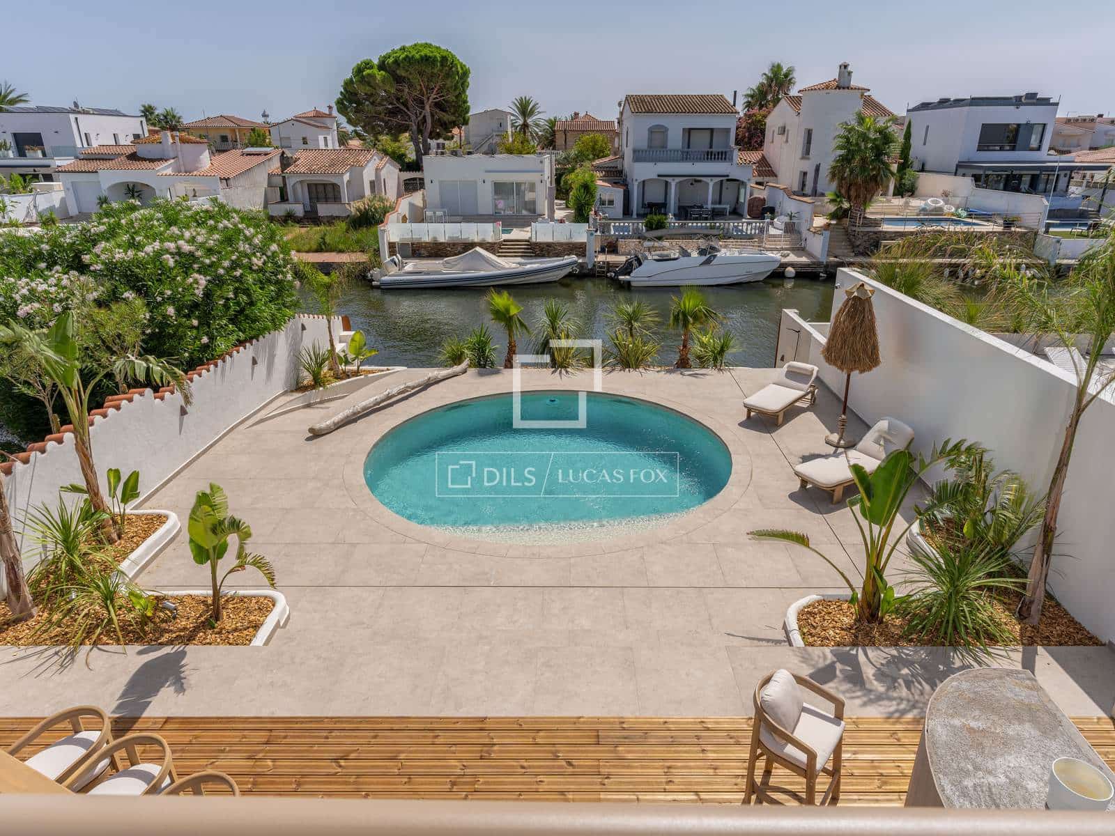 4 soverom Villa til salgs i Empuriabrava med svømmebasseng garasje - € 1 890 000 (Ref: 9650258)