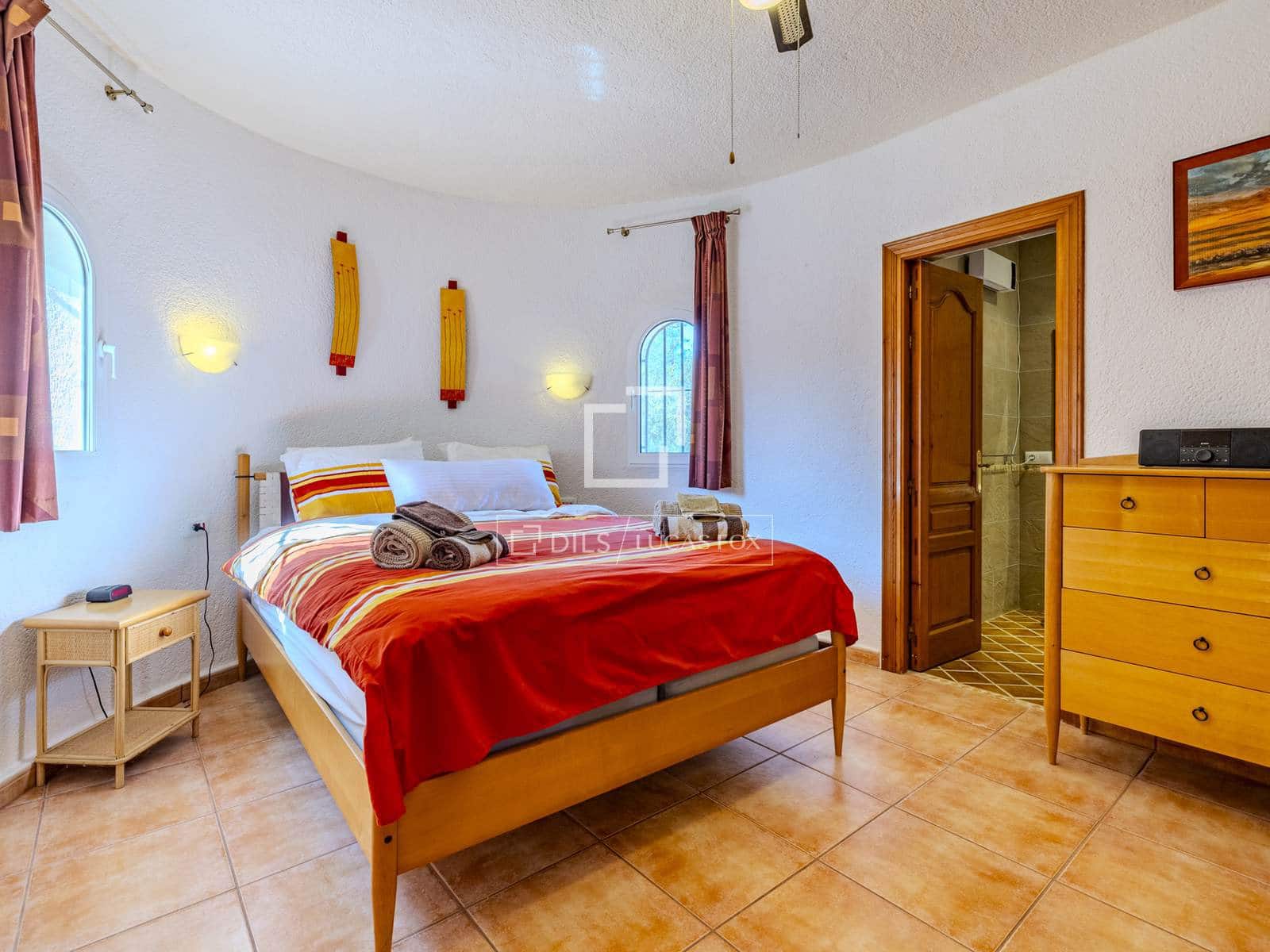 6 quarto Moradia para venda em Javea / Xabia com piscina garagem - 995 000 € (Ref: 9650259)