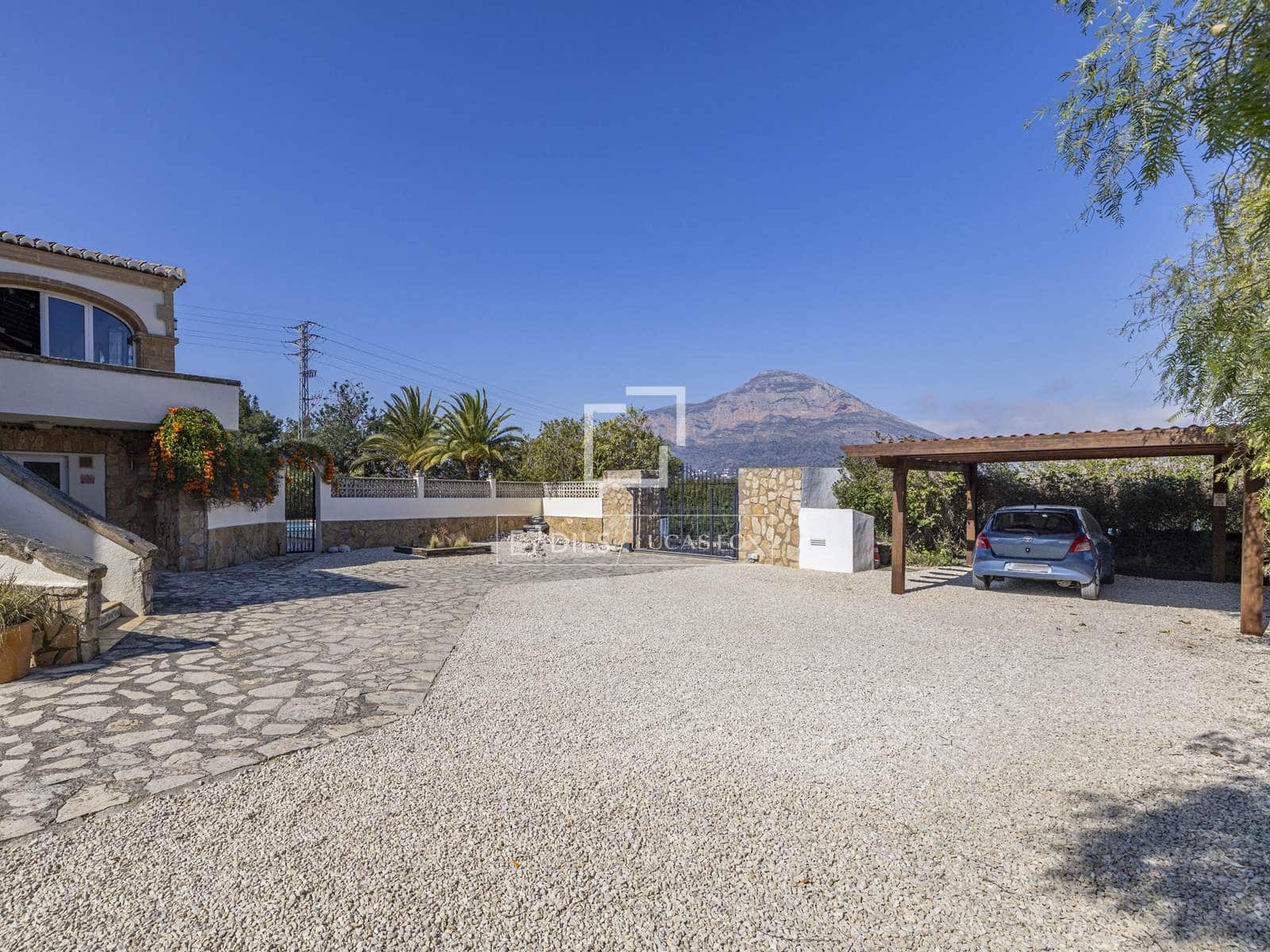 6 quarto Moradia para venda em Javea / Xabia com piscina garagem - 995 000 € (Ref: 9650259)