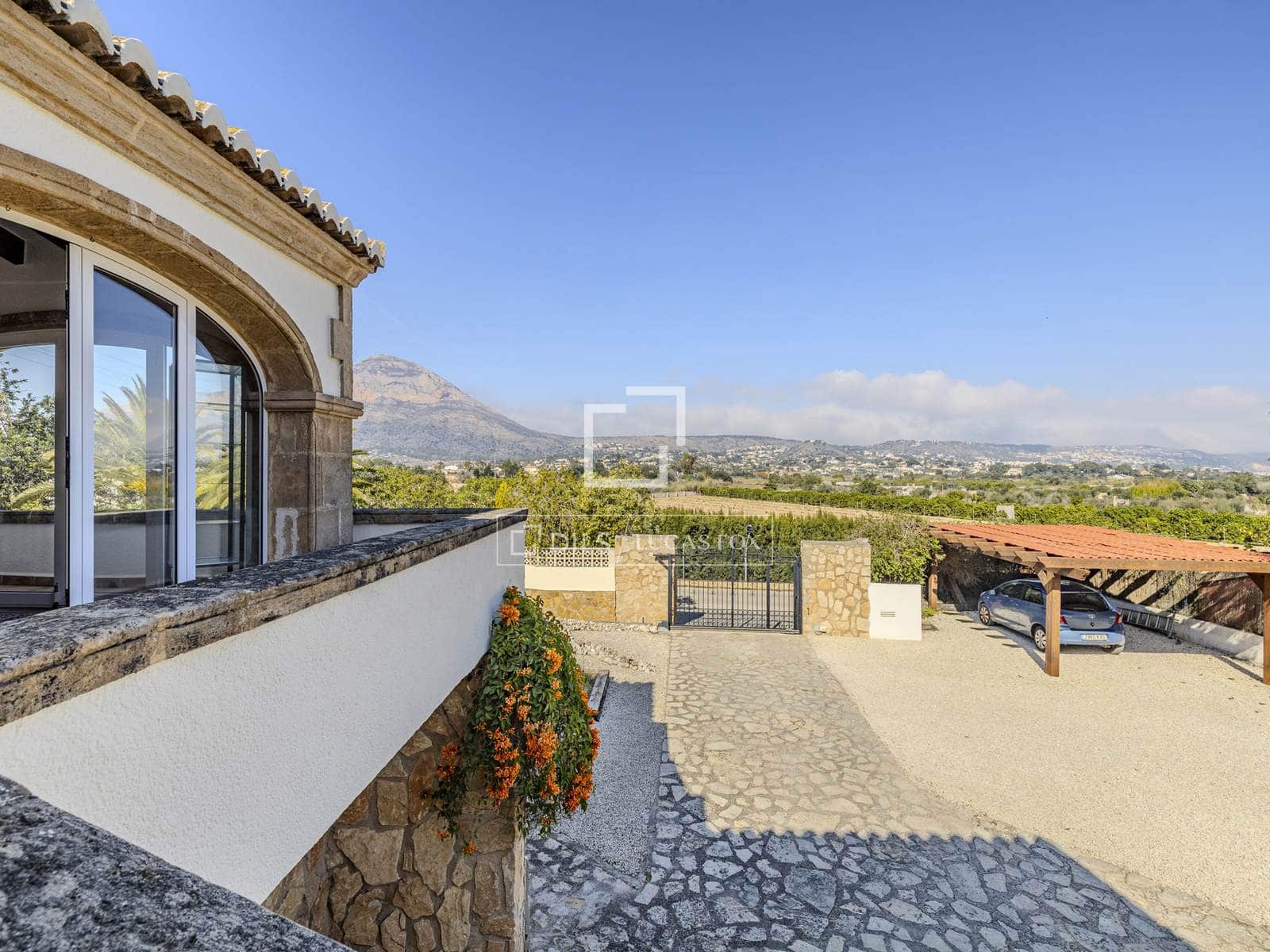 6 quarto Moradia para venda em Javea / Xabia com piscina garagem - 995 000 € (Ref: 9650259)