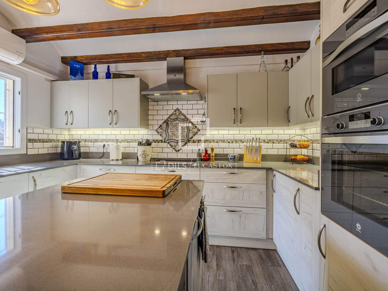 6 quarto Moradia para venda em Javea / Xabia com piscina garagem - 995 000 € (Ref: 9650259)