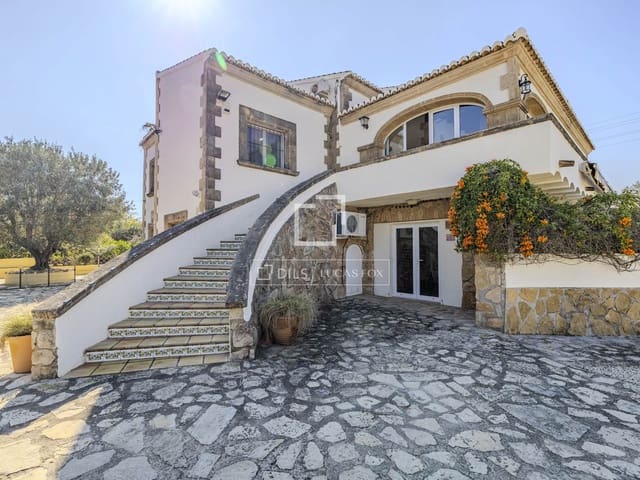 6 quarto Moradia para venda em Javea / Xàbia com piscina garagem - 995 000 € (Ref: 9650259)