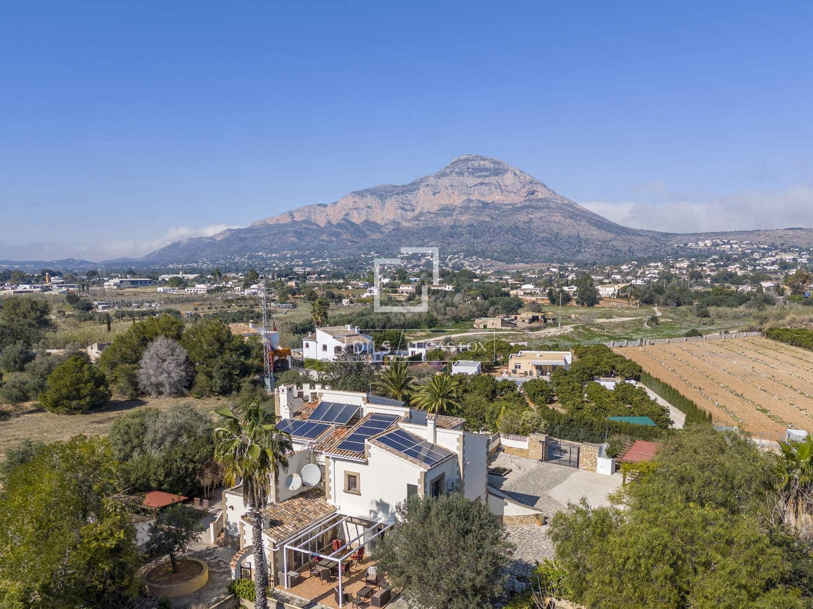 6 quarto Moradia para venda em Javea / Xabia com piscina garagem - 995 000 € (Ref: 9650259)