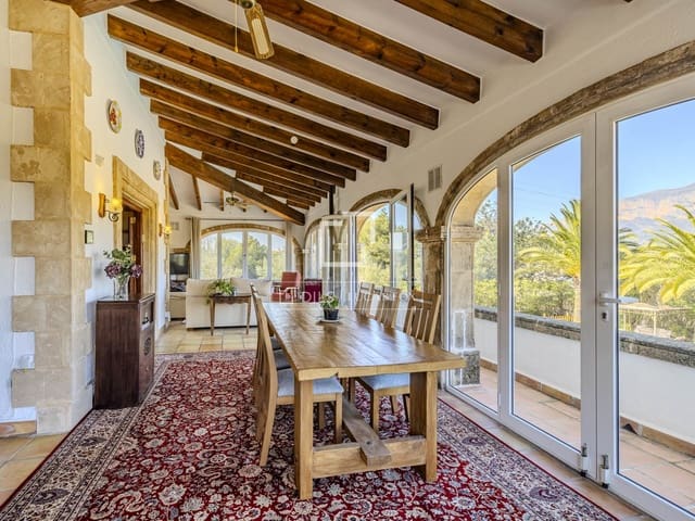 6 quarto Moradia para venda em Javea / Xàbia com piscina garagem - 995 000 € (Ref: 9650259)