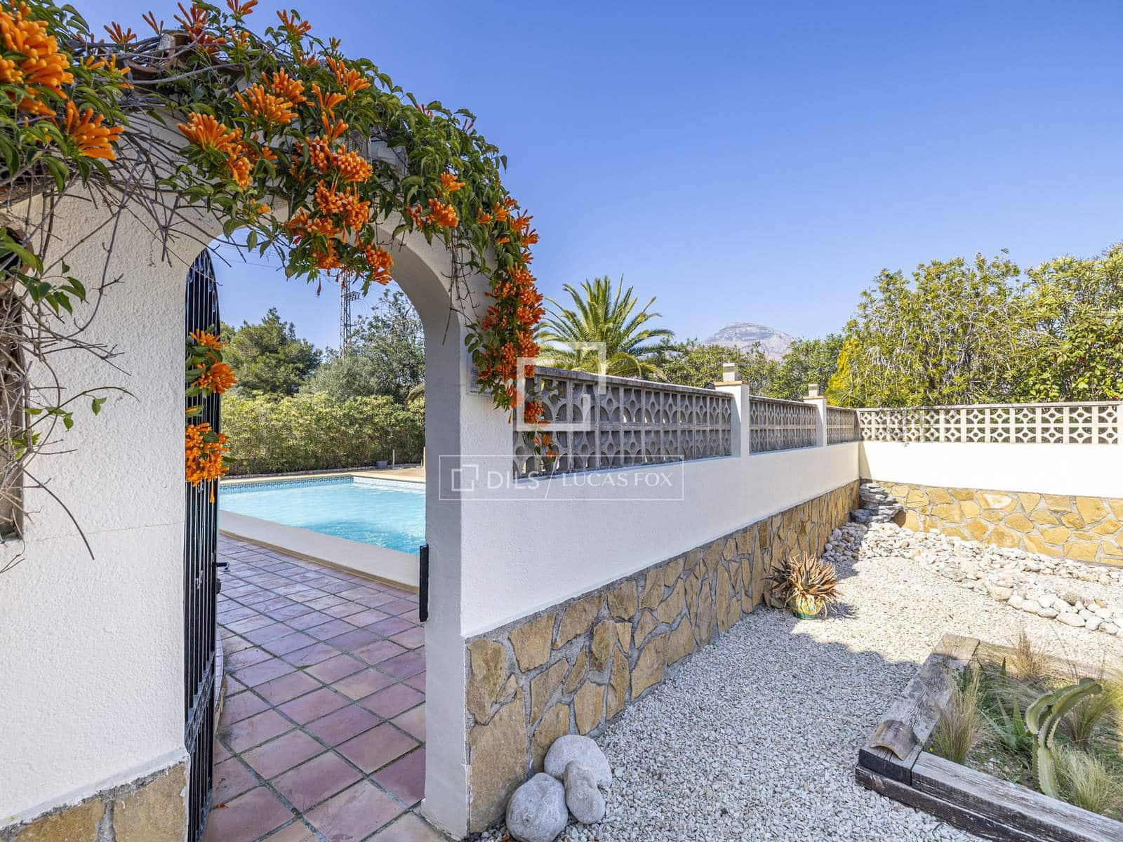 6 quarto Moradia para venda em Javea / Xabia com piscina garagem - 995 000 € (Ref: 9650259)