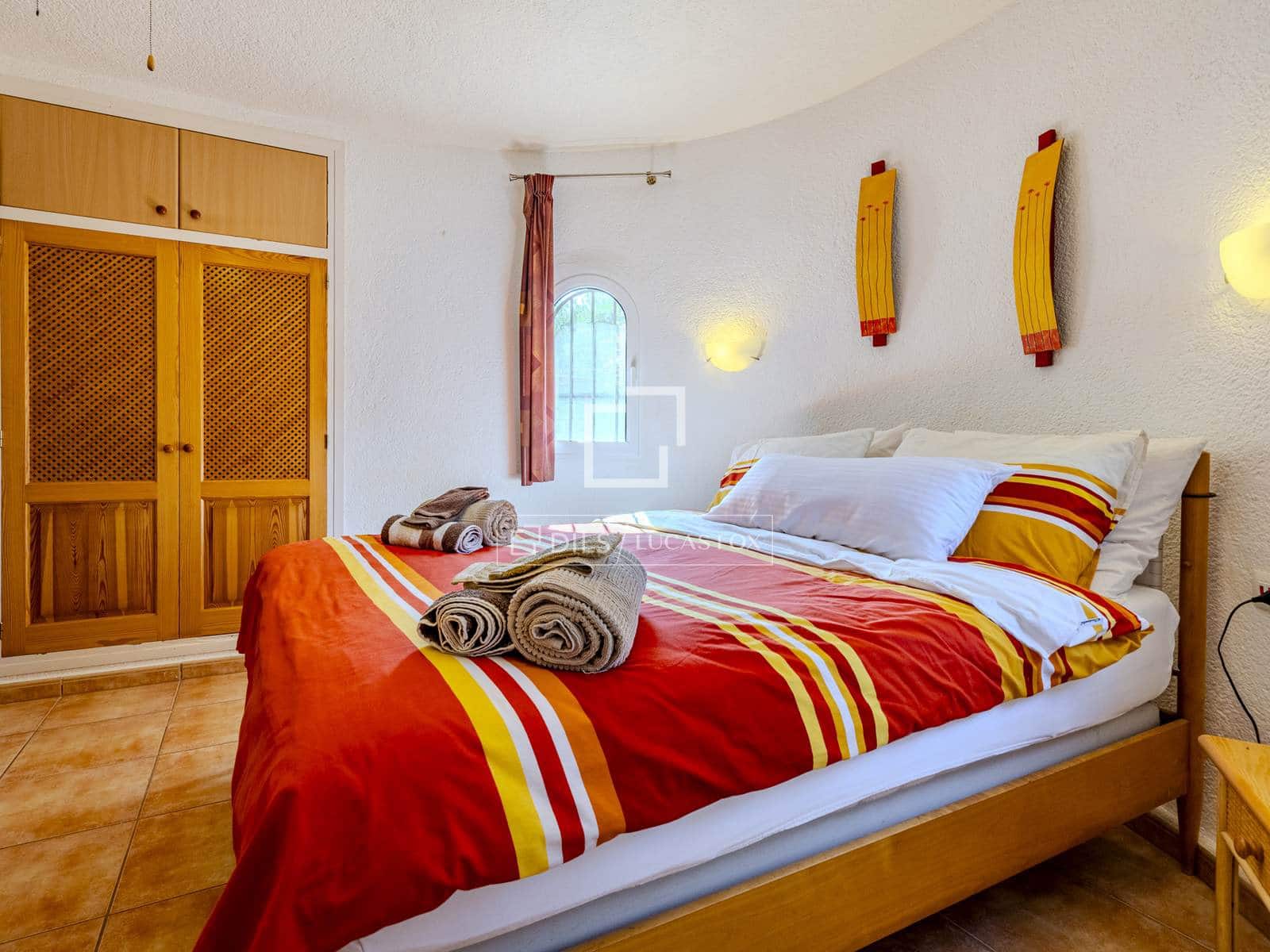 6 quarto Moradia para venda em Javea / Xabia com piscina garagem - 995 000 € (Ref: 9650259)