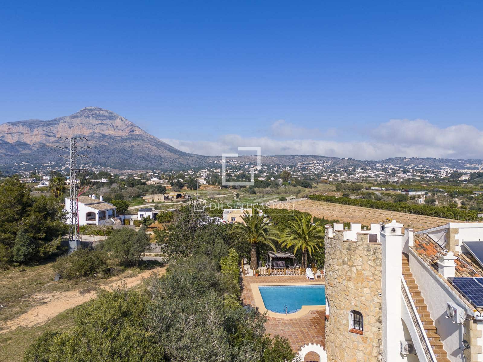 6 quarto Moradia para venda em Javea / Xabia com piscina garagem - 995 000 € (Ref: 9650259)