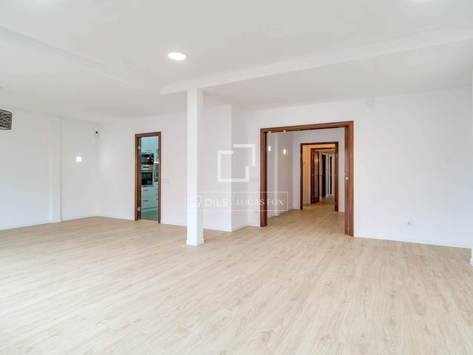 4 quarto Apartamento para arrendar em Barcelona cidade com garagem - 4 000 € (Ref: 9650406)