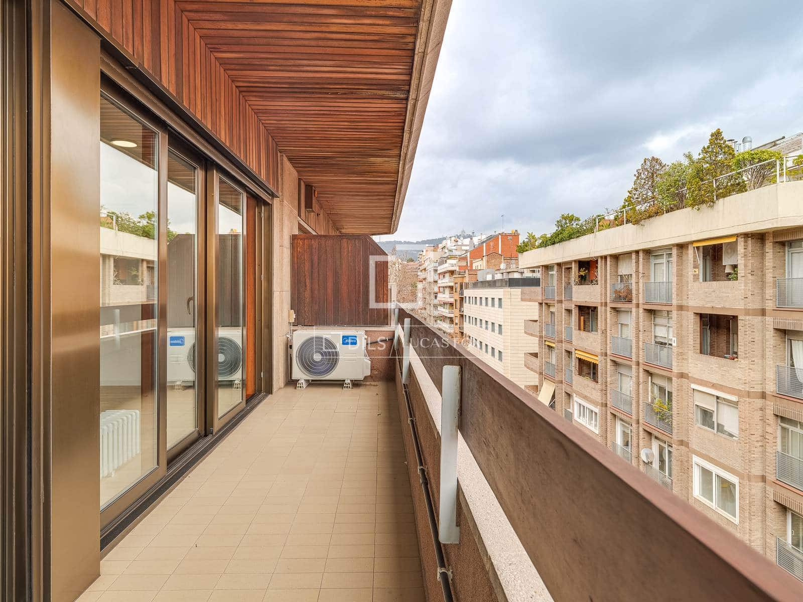 4 quarto Apartamento para arrendar em Barcelona cidade com garagem - 4 000 € (Ref: 9650406)