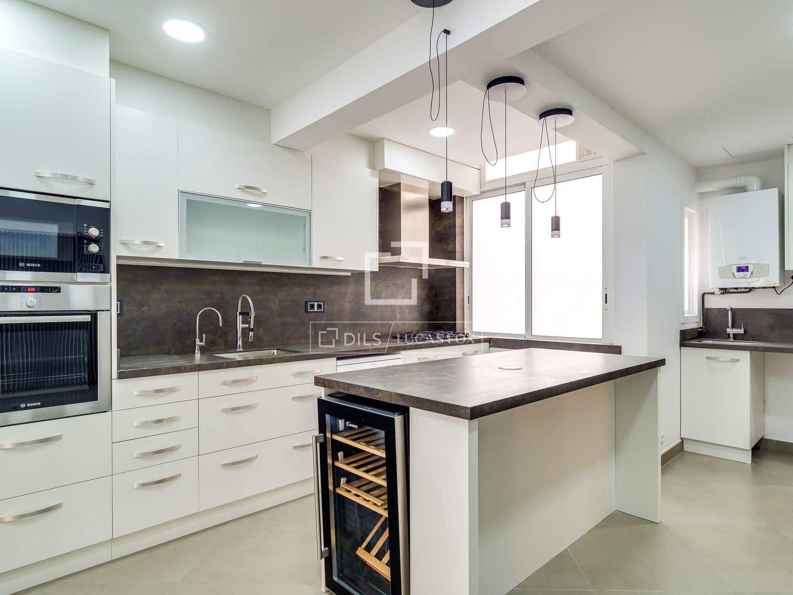 4 quarto Apartamento para arrendar em Barcelona cidade com garagem - 4 000 € (Ref: 9650406)