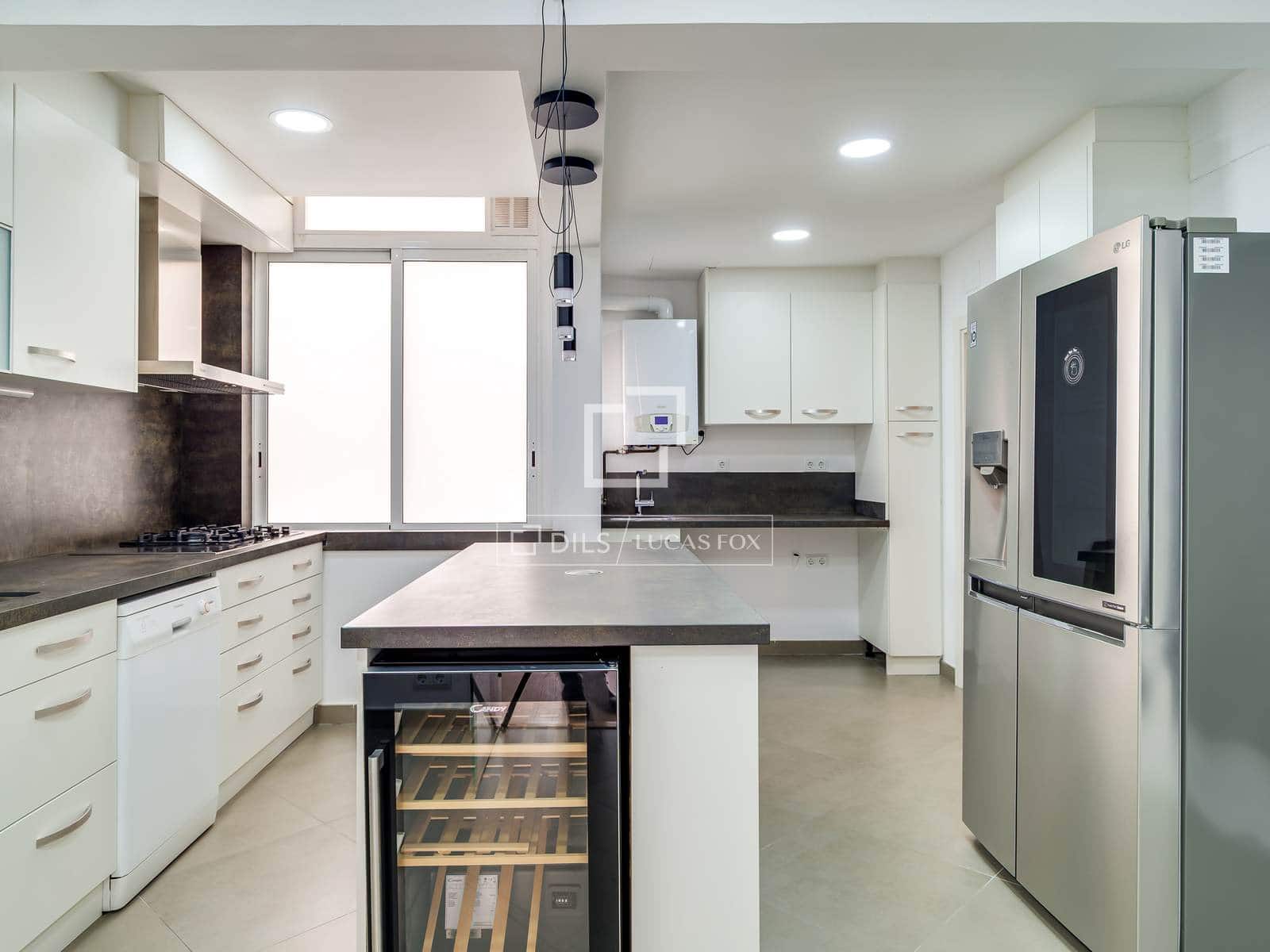 4 quarto Apartamento para arrendar em Barcelona cidade com garagem - 4 000 € (Ref: 9650406)