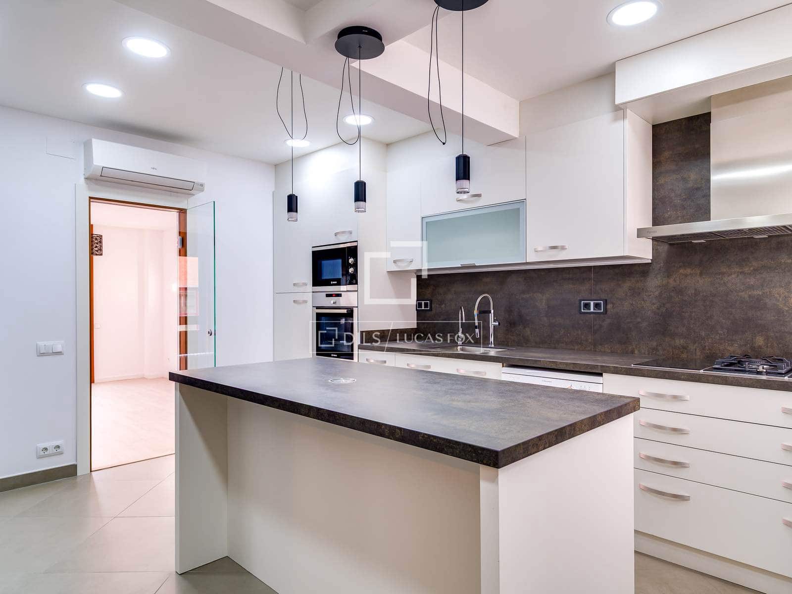 4 quarto Apartamento para arrendar em Barcelona cidade com garagem - 4 000 € (Ref: 9650406)