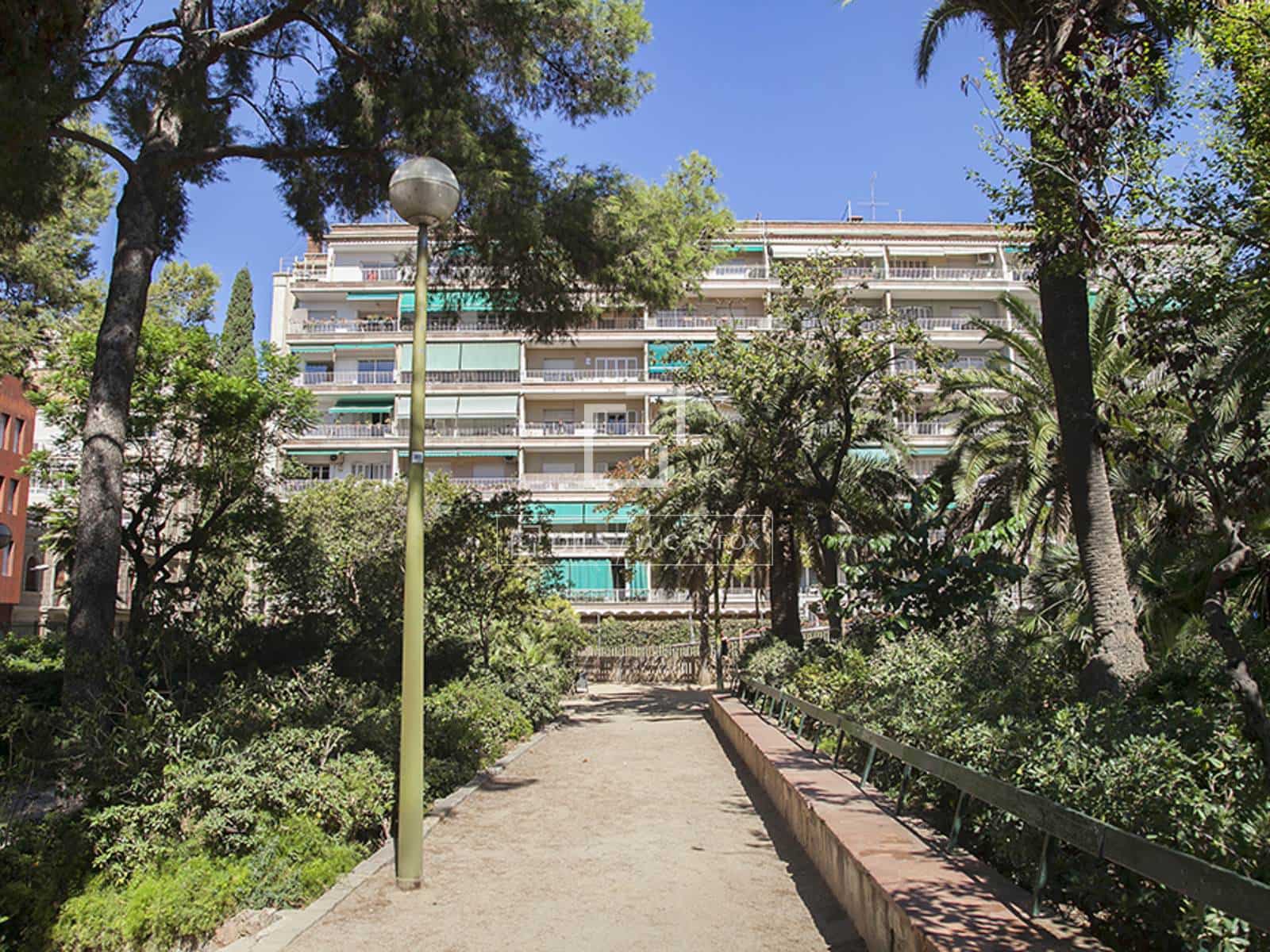 4 quarto Apartamento para arrendar em Barcelona cidade com garagem - 4 000 € (Ref: 9650406)