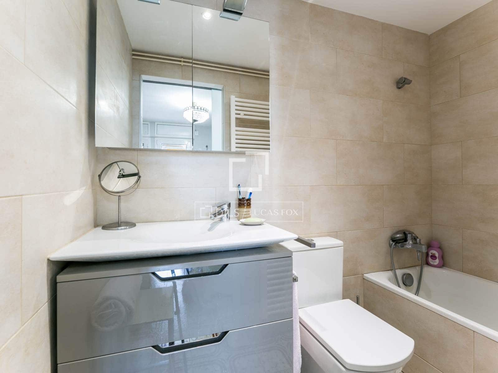 2 bedroom Apartment for sale in Castelldefels with pool garage - € 618,000 (Ref: 9650788)