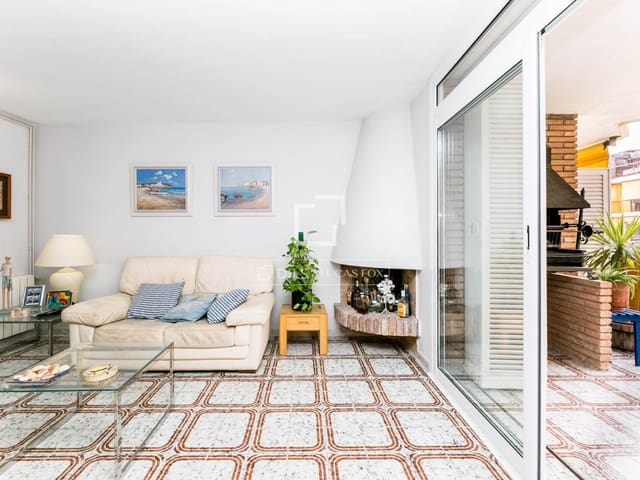 2 bedroom Apartment for sale in Castelldefels with pool garage - € 618,000 (Ref: 9650788)